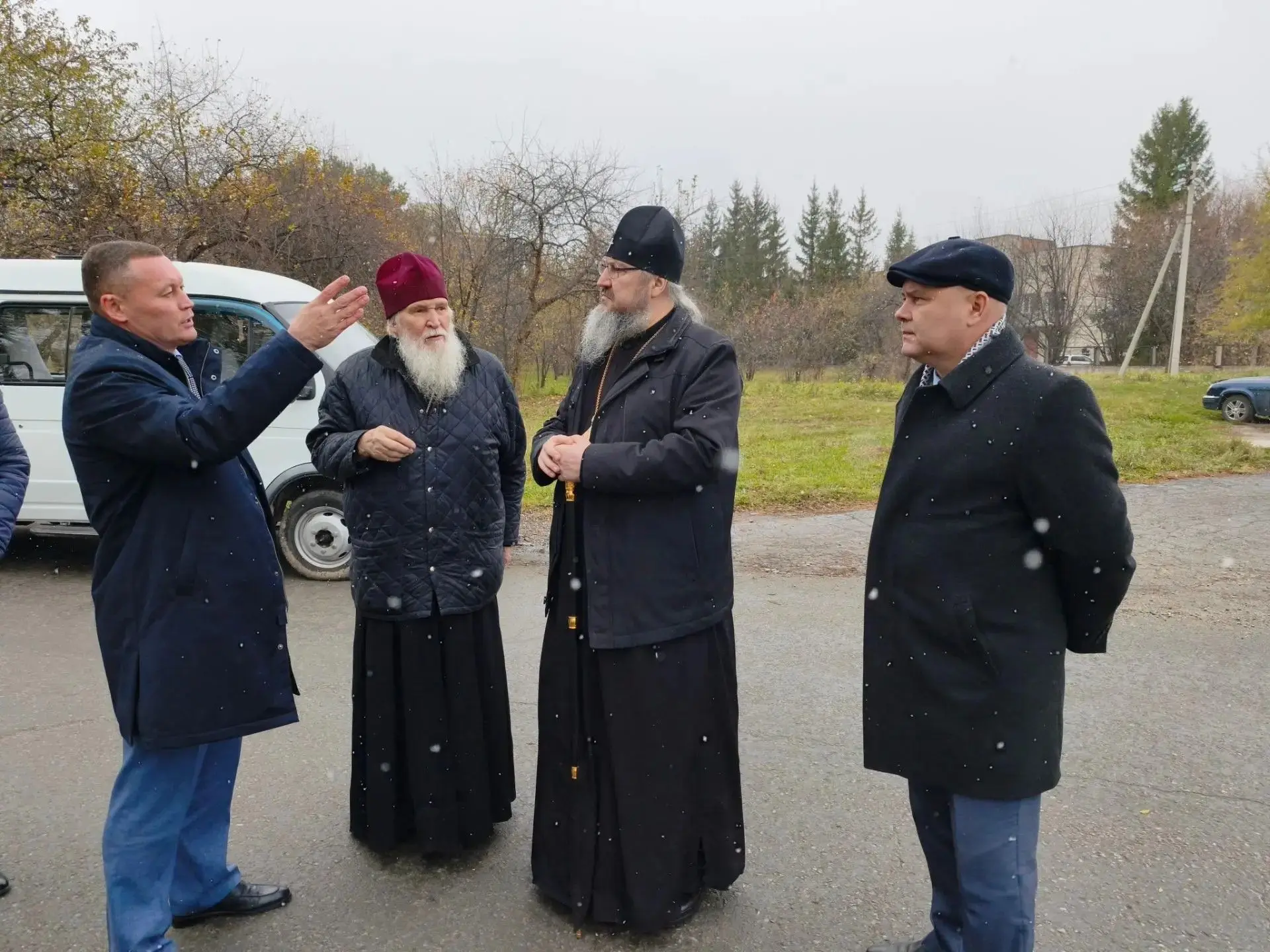 Митрополит Варфоломей осмотрел участки под строительство храмов в посёлке Краснообск