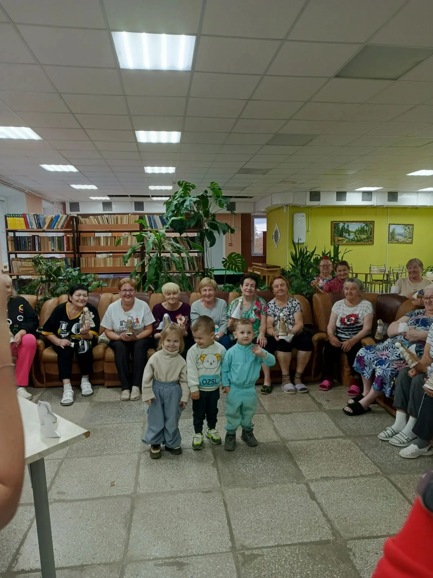 🎉👵👴 1 октября в СРО "Рассвет" пришли поздравить с праздником ребятишки дс п.Цементны...