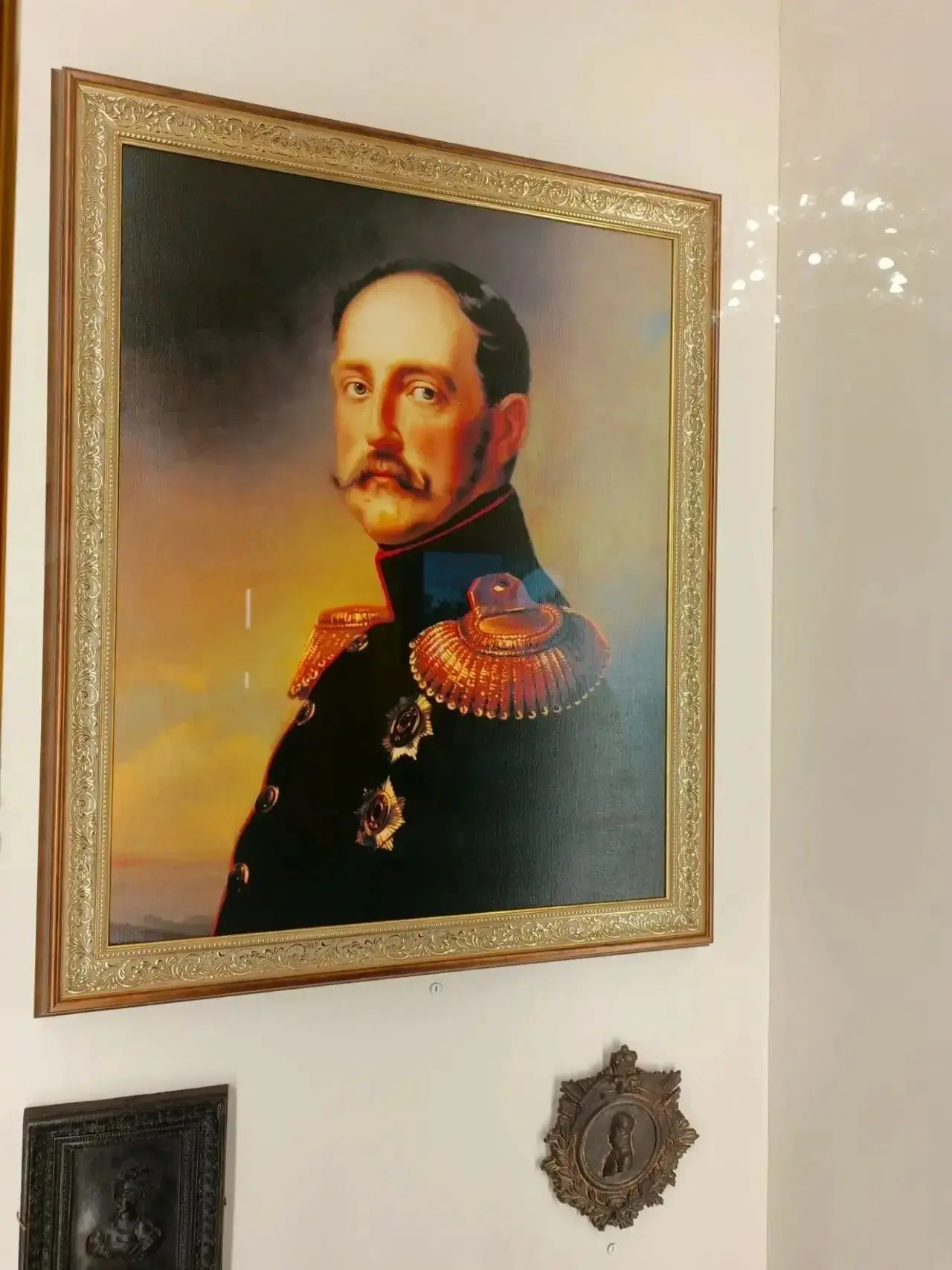 В Доме-музее Поклевских-Козелл открылась выставка «Романовы на Урале».
