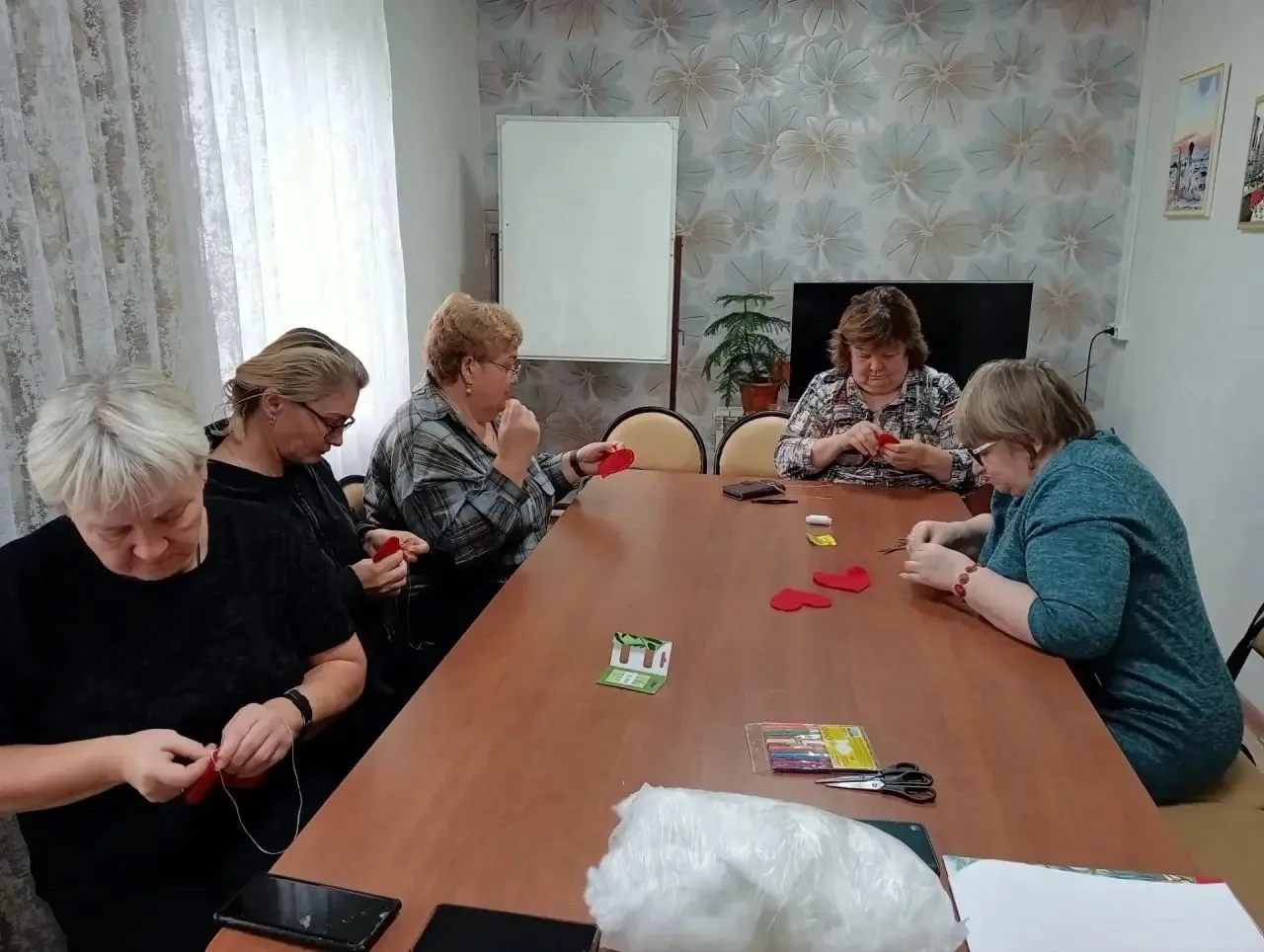 10.10.2026 Рожкова Елена Львовна провела в нашем центре очередное заседание клуба выход...
