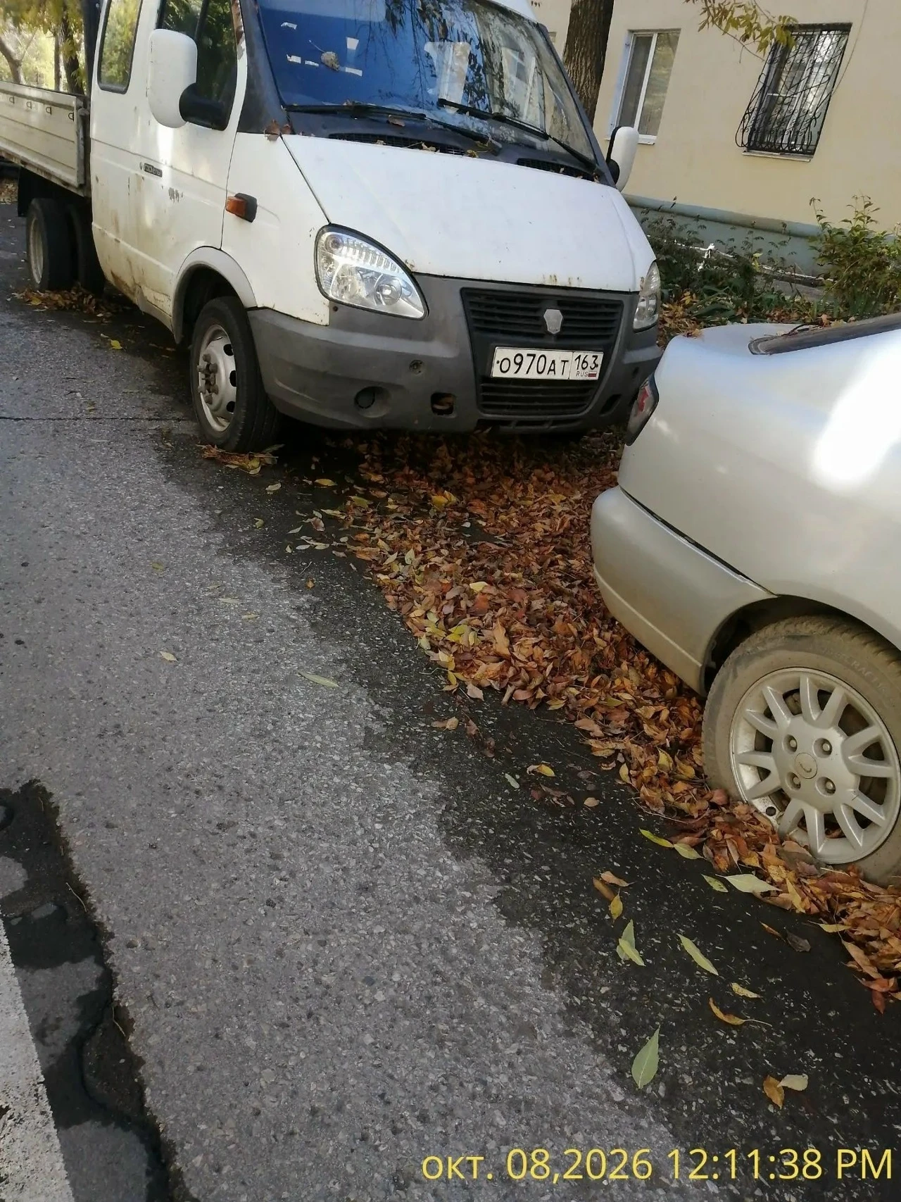 Новокуйбышевцы просят избавить их от автохлама под окнами