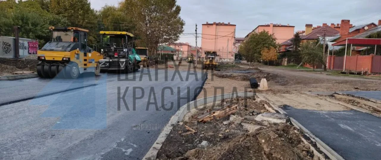 Сегодня проложили асфальт по улице Есенина, до 82 дома.