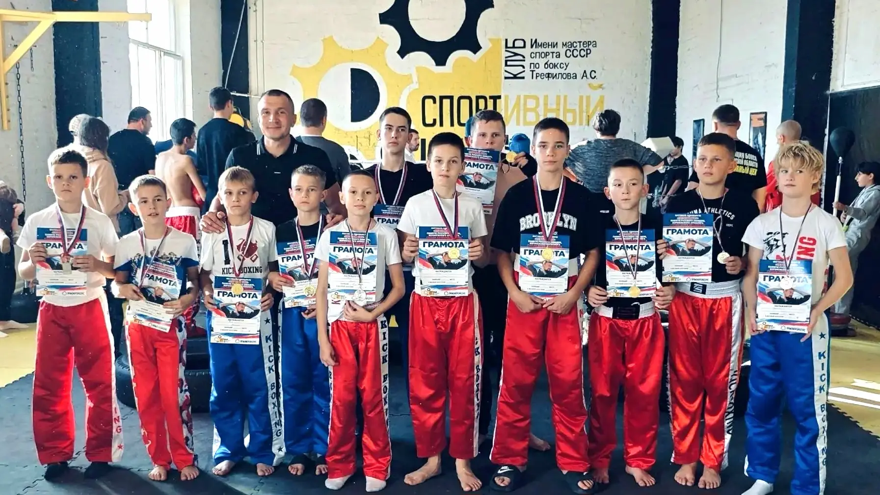 Воспитанники отделения кикбоксинга спортивной школы «Оскол» вновь доказали, что в Новоо...