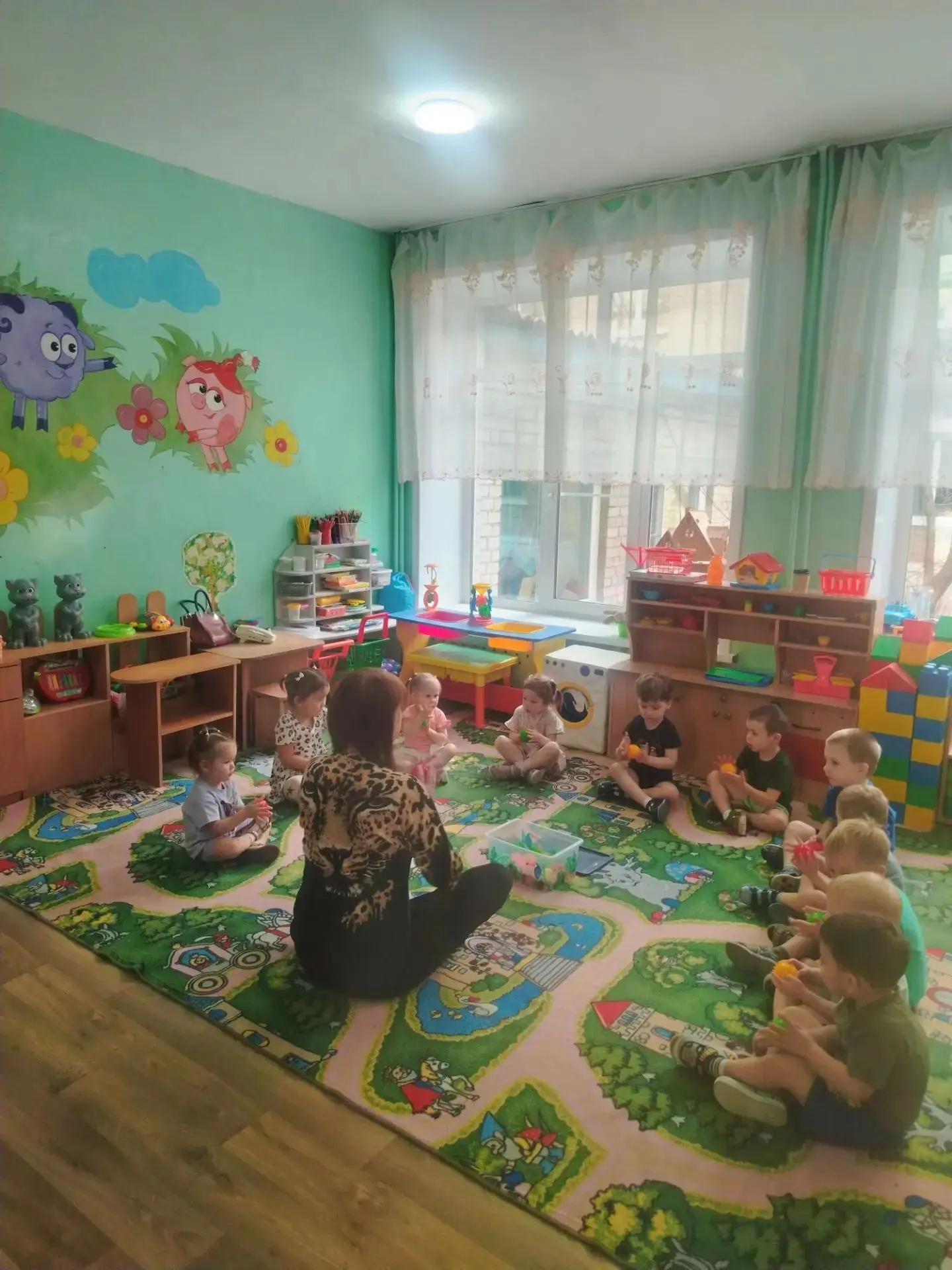 🧸 Гимнастика с массажными мячиками в младшей группе: играем и развиваемся!