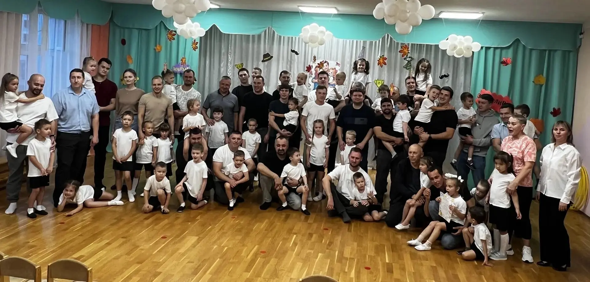 В старших группах «Солнышко» и «Умники и умницы» прошло праздничное мероприятие, посвящ...