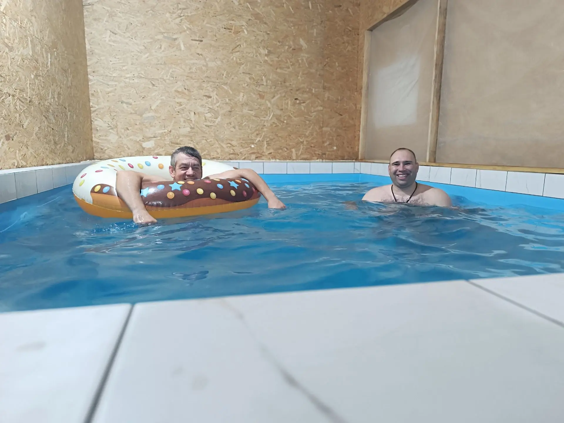 Мы сегодня отдыхаем ,плаваем 🍷🙃