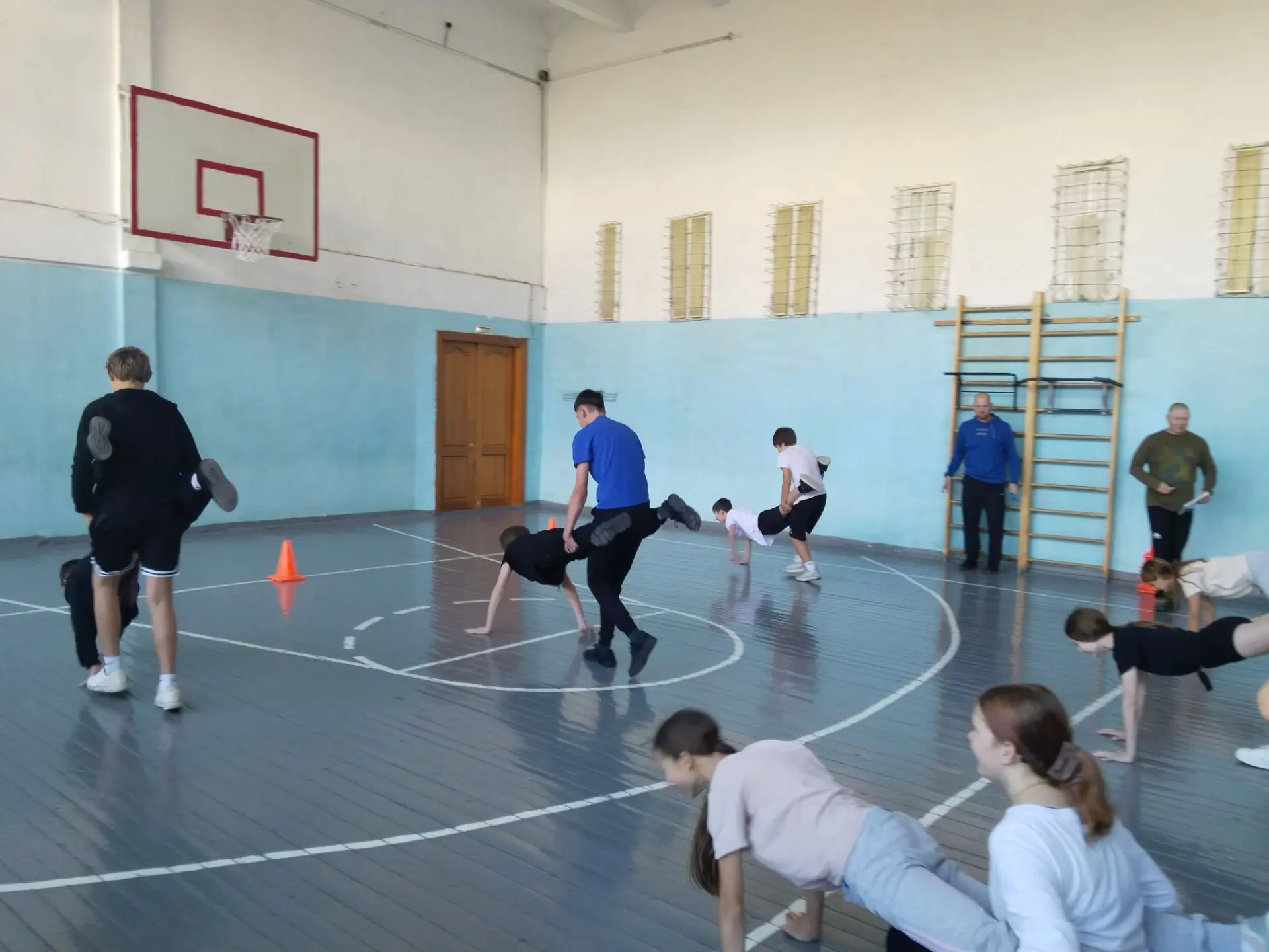 Также прошли веселые старты, посвященные здоровому образу жизни.