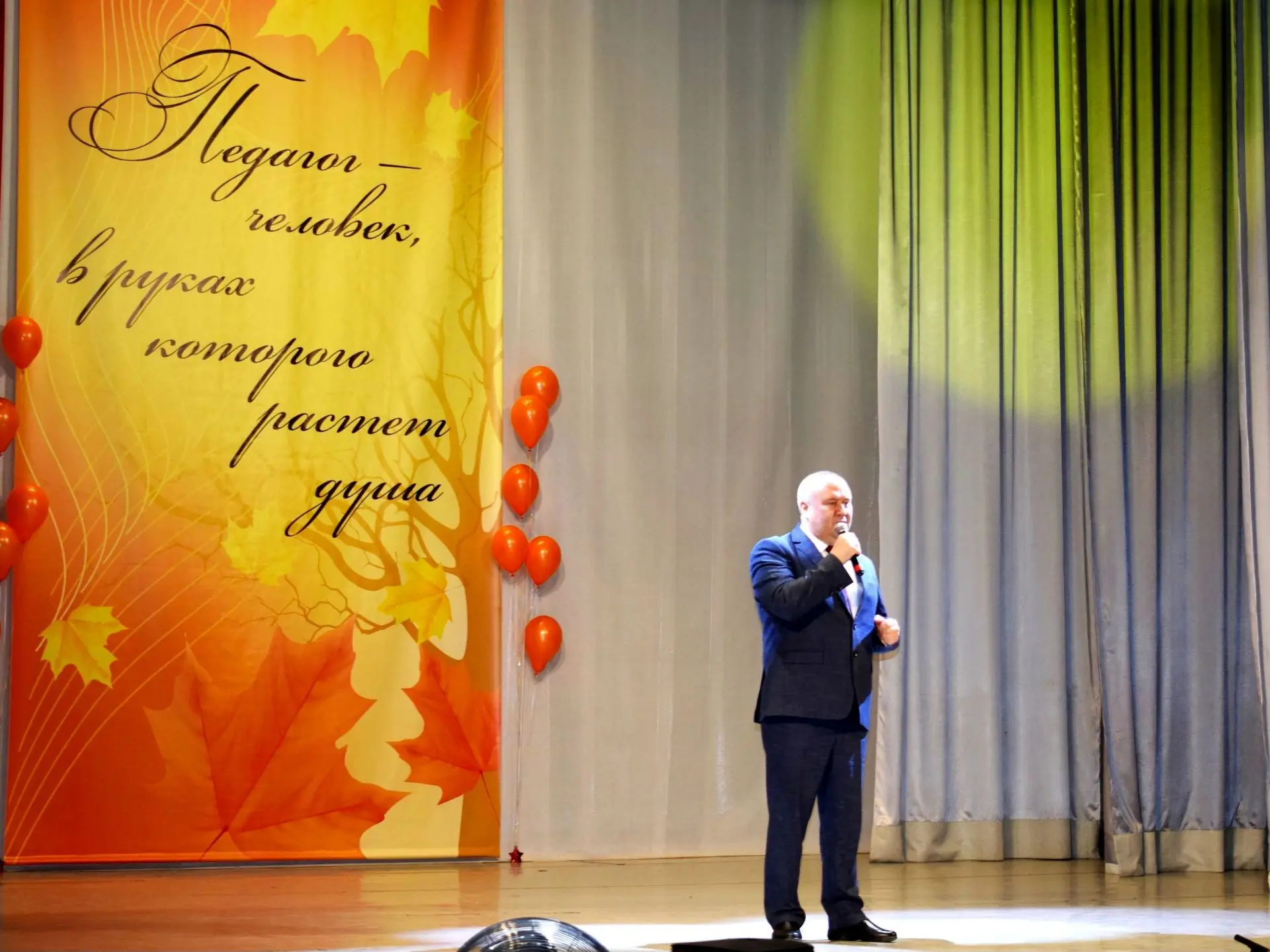 💃🕺 Красивый, удивительно уютный, тёплый и вместе с тем торжественный – это всё о праз...