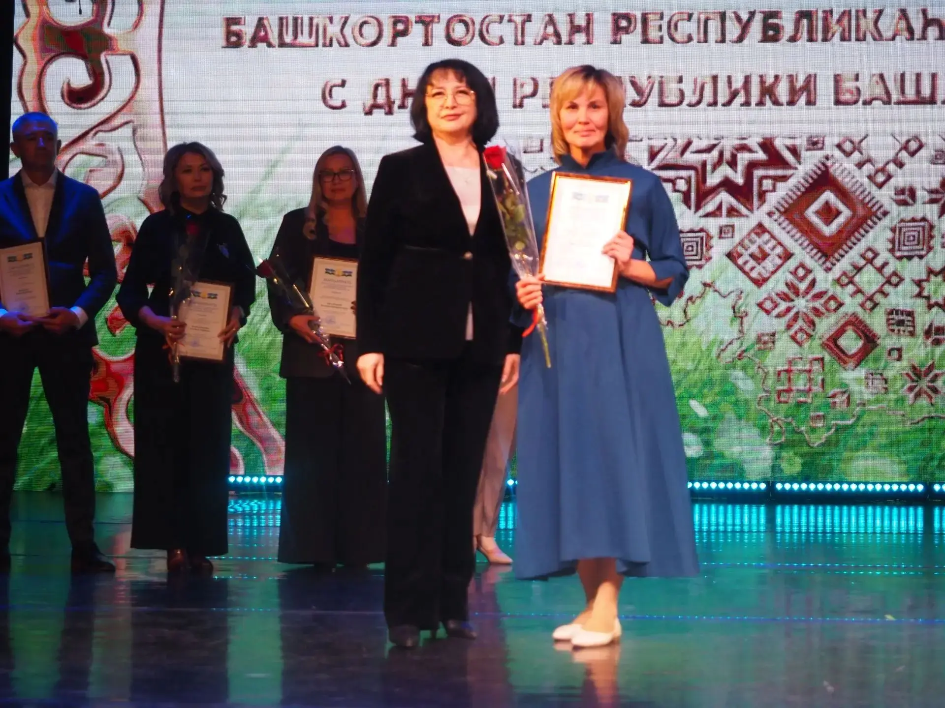 ПОЗДРАВЛЯЕМ!