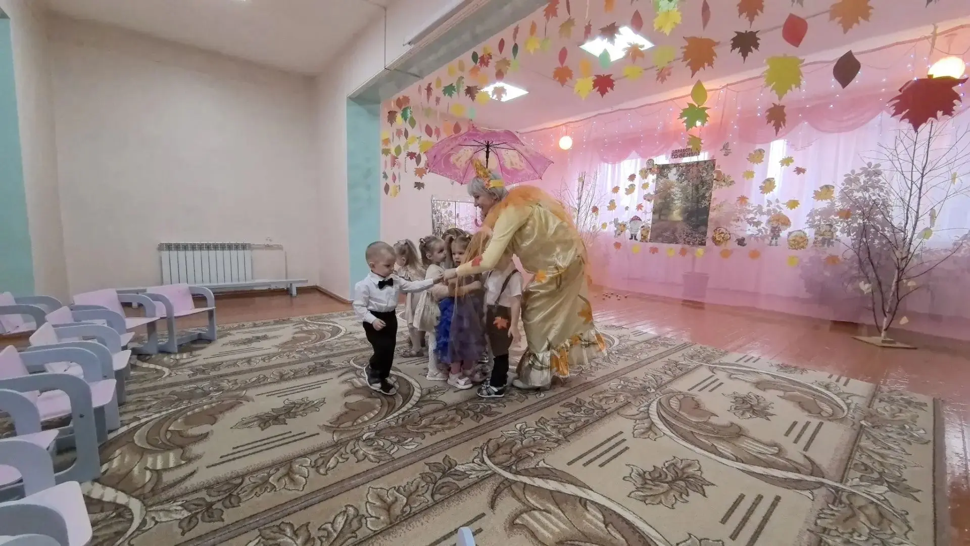 В разновозрастной группе "Сказка" прошёл праздник Осени, "В гостях у Осени". Создать де...