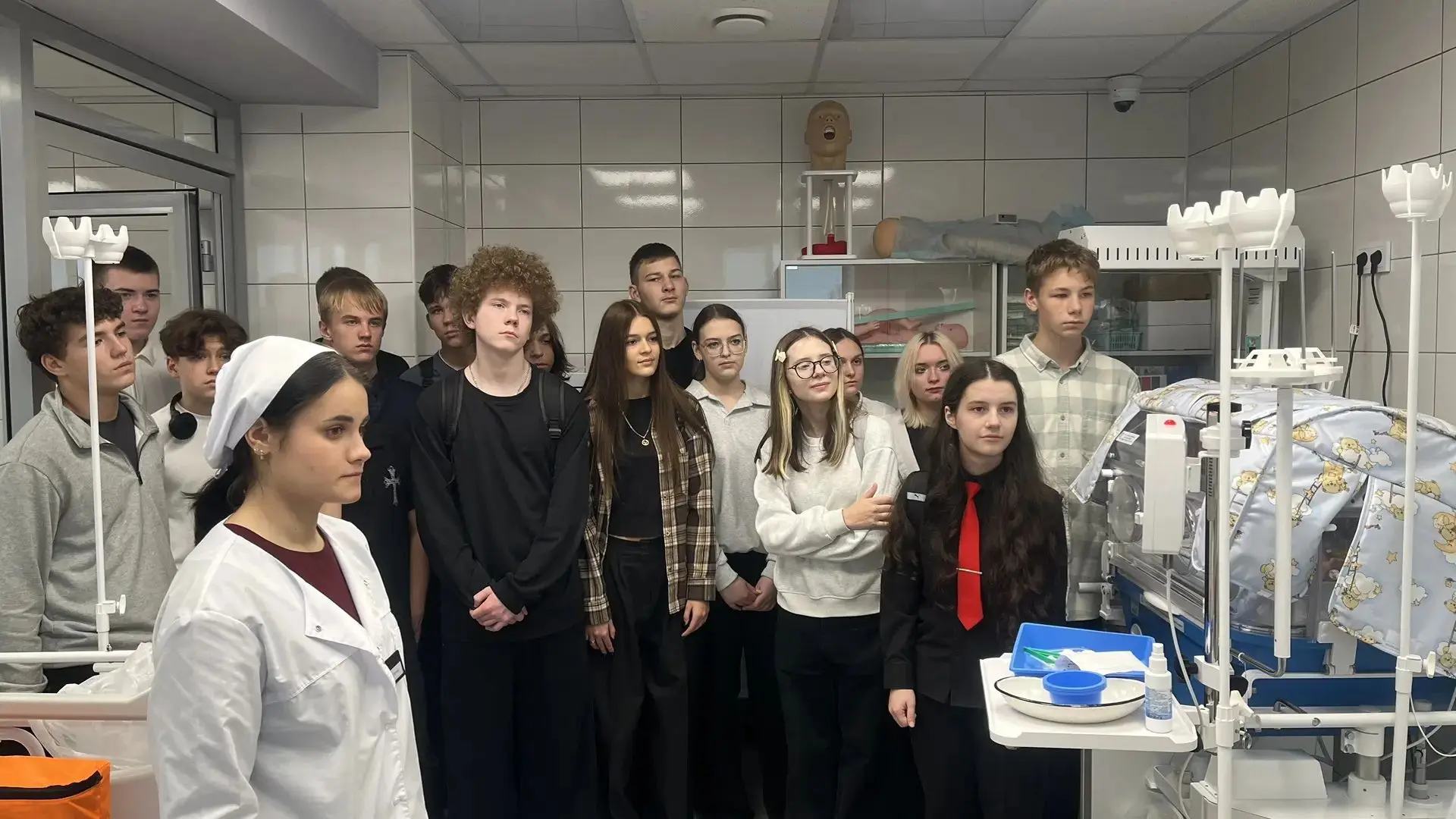 🎉 Профпробы в медучилище: 9-классники «примерили» профессию медика! 🎉