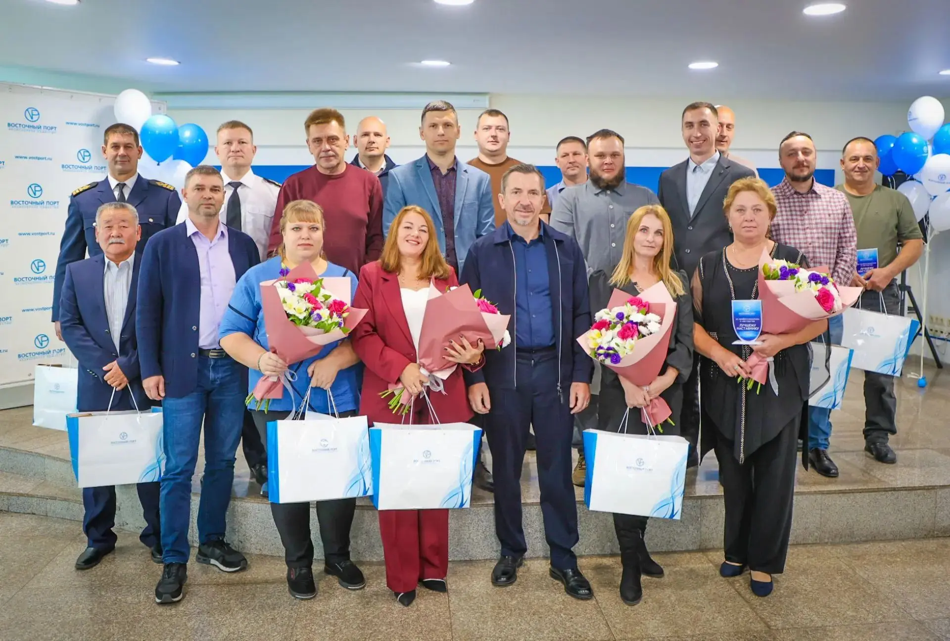 💙«Восточный Порт» чествует наставников