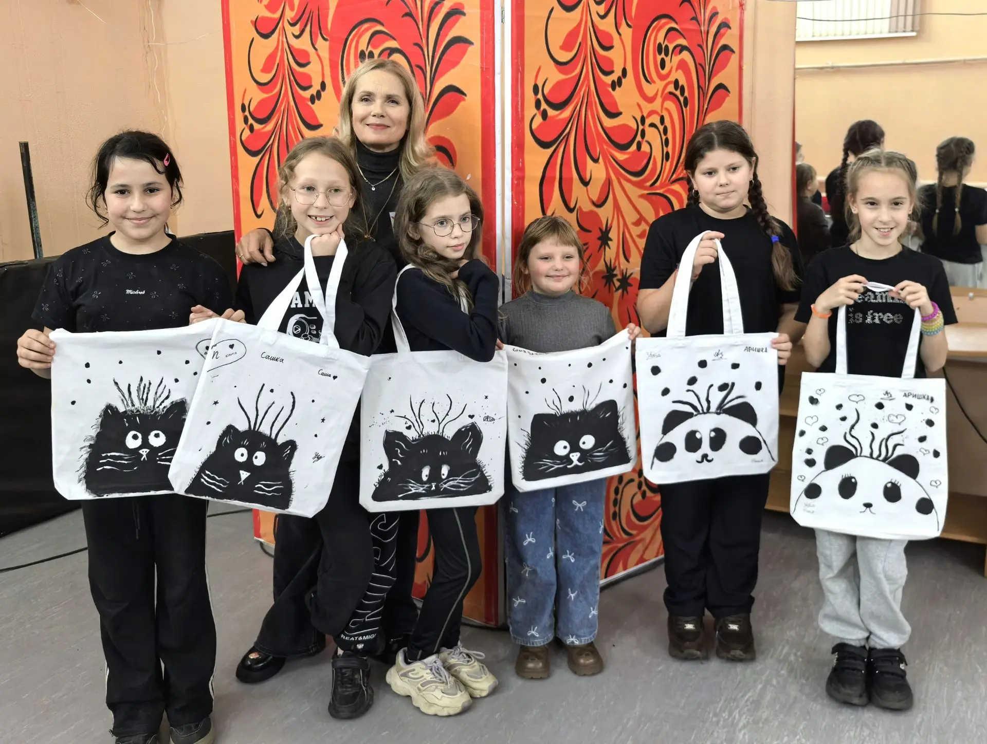 Создаём моду своими руками: итоги мастер-класса по росписи шоперов 👝🎨