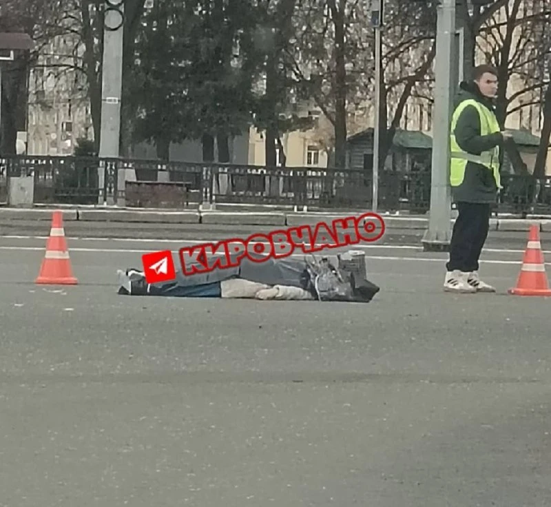 На Театральной площади женщина погибла под колёсами BMW.