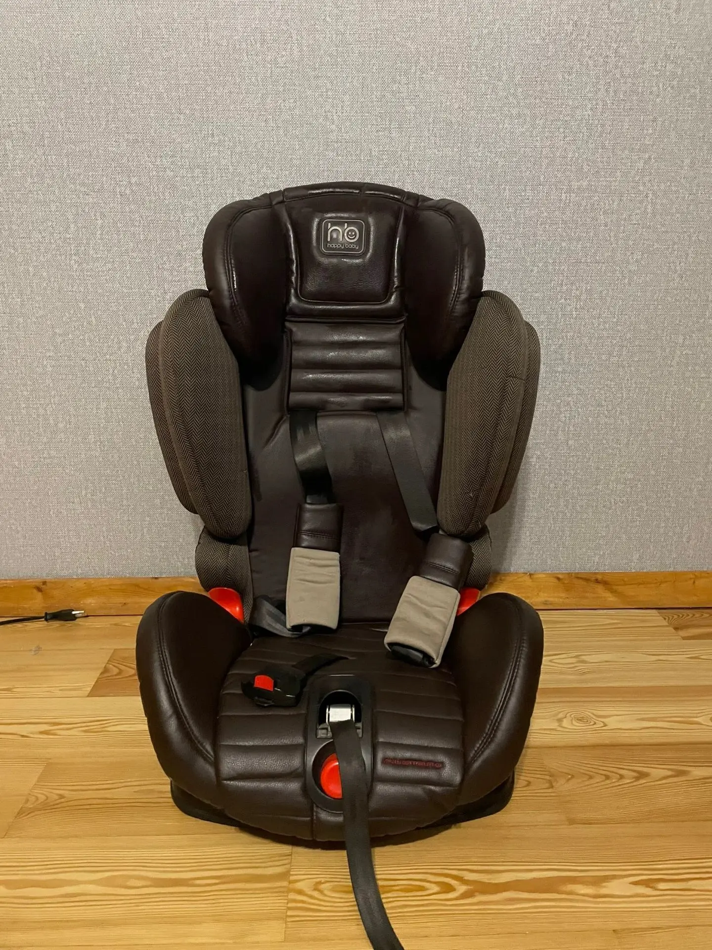 Продам автомобильное кресло happy baby mustang - цена 3500руб.