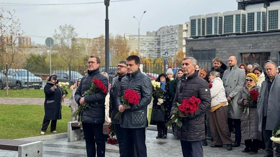 В Красноярске почтили память Дмитрия Хворостовского в день его рождения