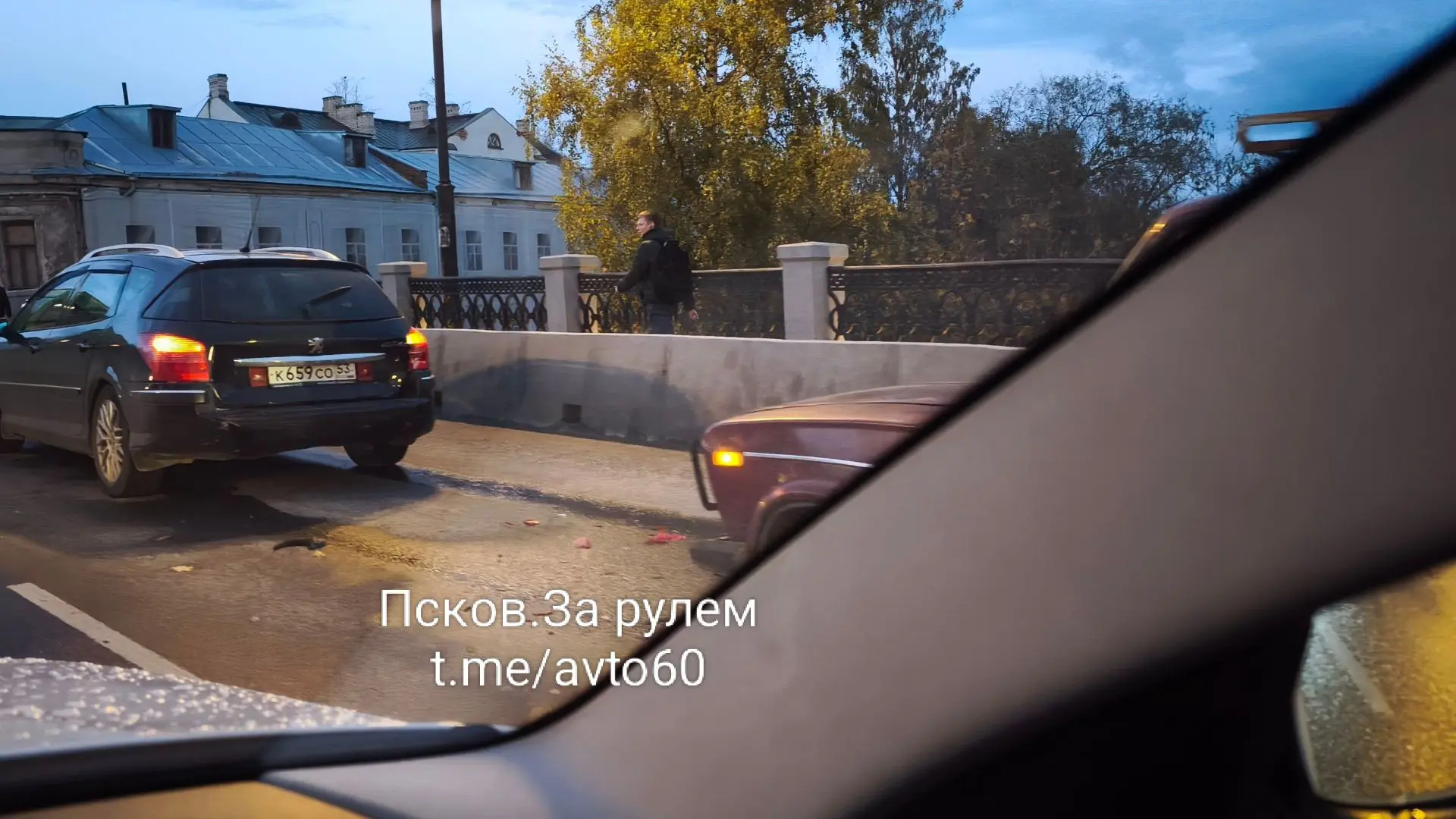 Фото к посту про ДТП на Советском мосту