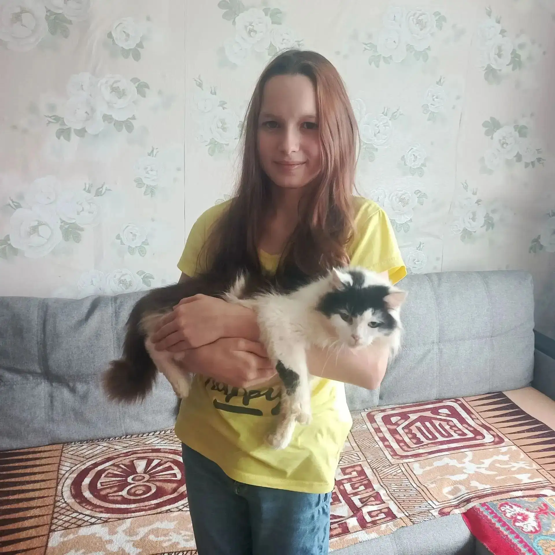 Это моя любимая кошка. Ее зовут Пушок. Она уже с нами с малых лет😻 Наша верная кошка.