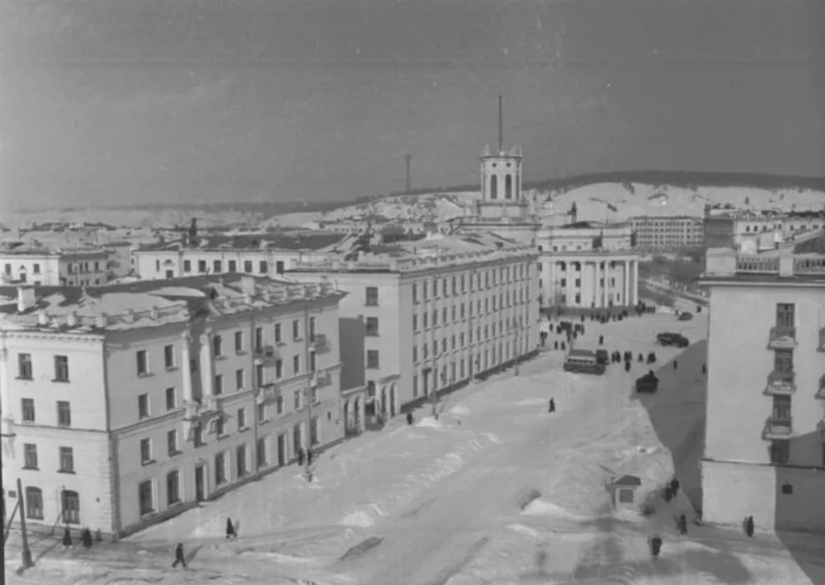 🏛️ ПЛОЩАДЬ В КЕМЕРОВО, КОТОРАЯ КОГДА-ТО БЫЛА ГЛАВНОЙ