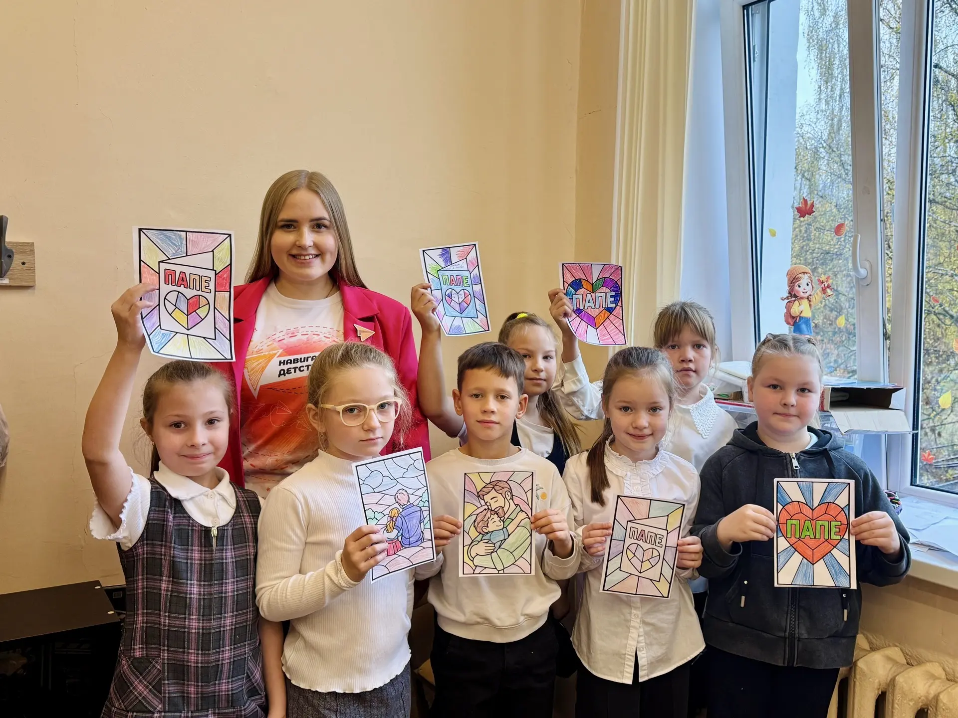 🎨В преддверии Дня отца в России в нашей школе кипела творческая работа!