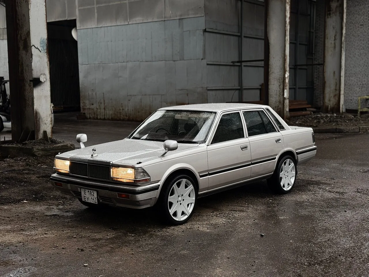 В продаже Nissan Cedric 1985 год