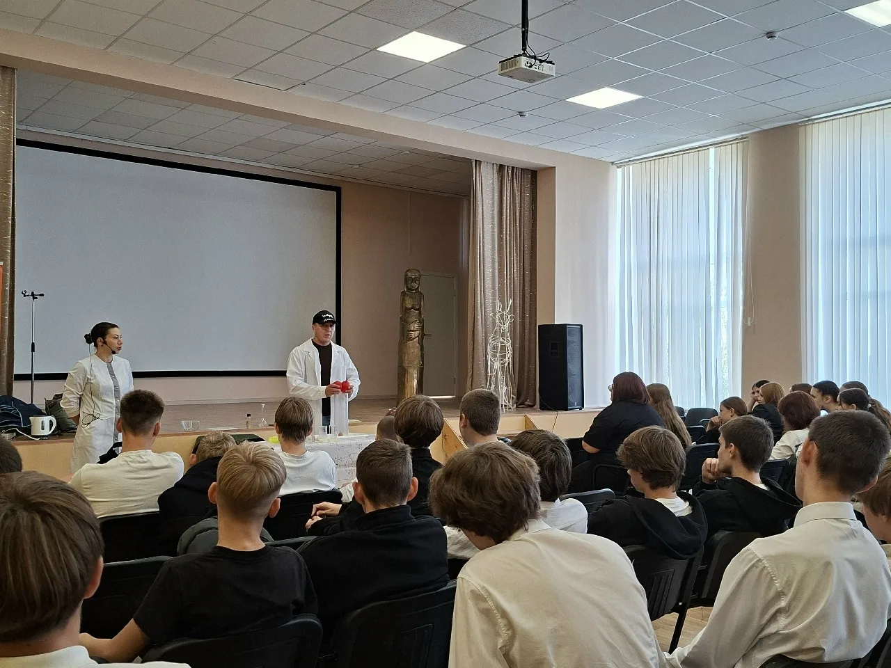 Наглядно о важном: семинар «Человек и алкоголь» прошел на базе МБОУ СОШ р.п. Шемышейка.