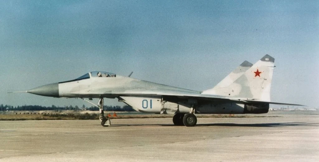 📢6 октября 1977 года: первый полет легендарного МиГ-29