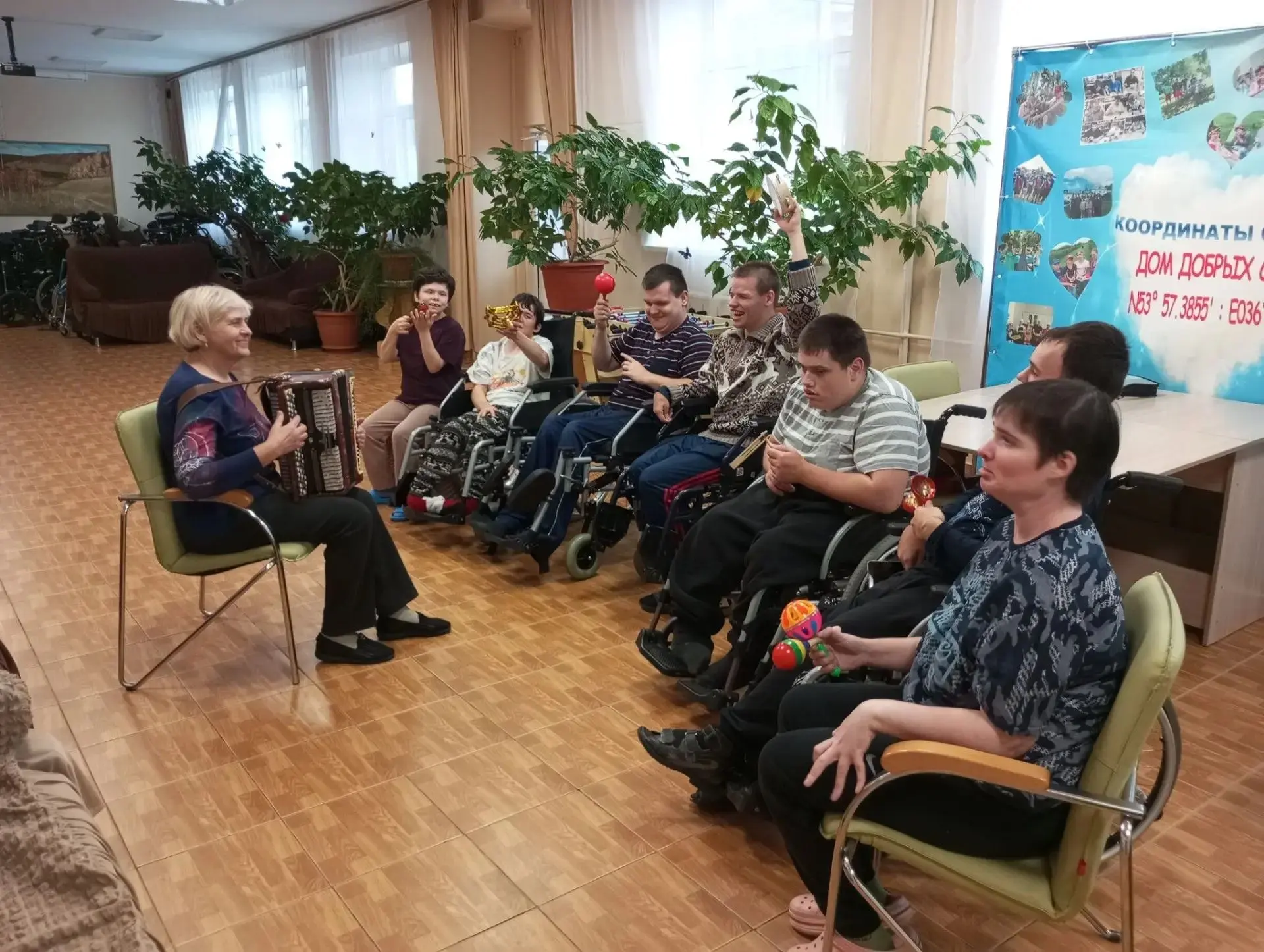 🎶 Музыкальное веселье в нашем Доме! 🎶Шумовой оркестр в сопровождении баяна — одно из ...