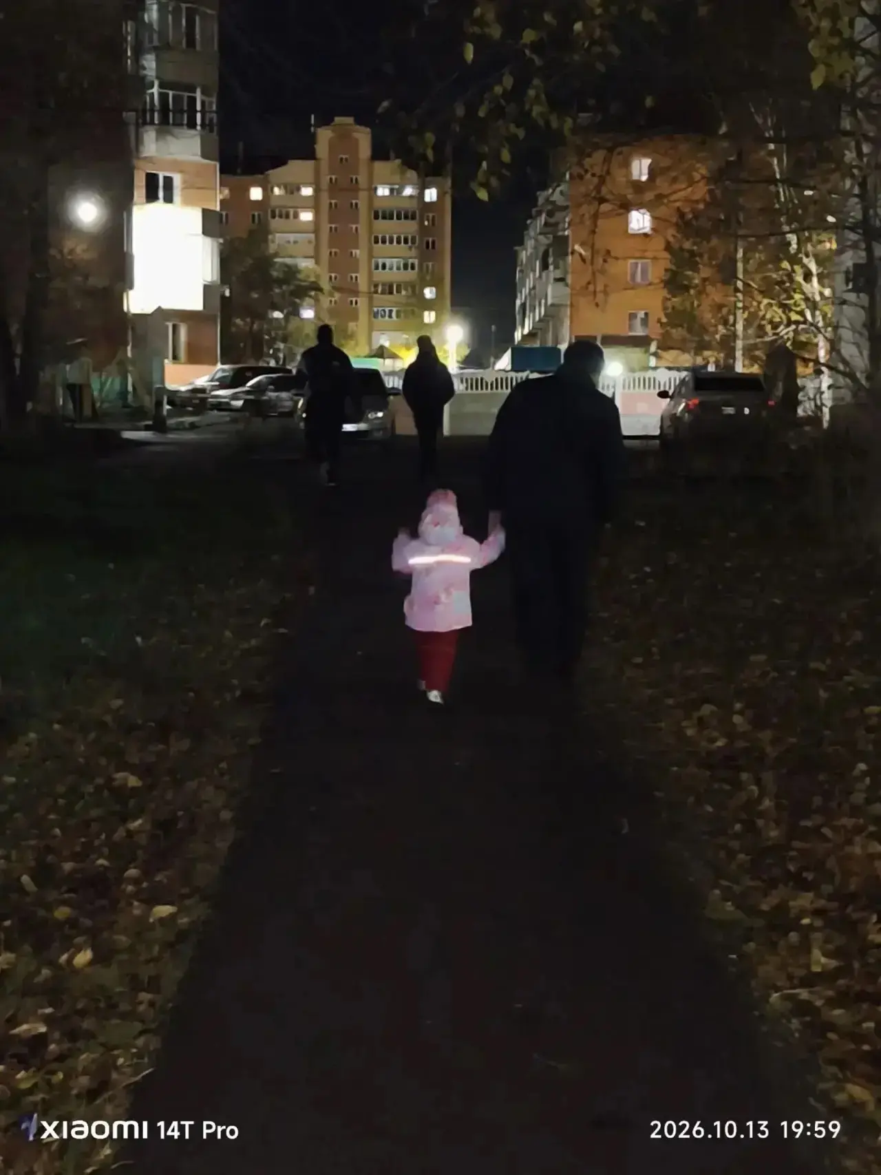 «Сверкаем вместе»: наши воспитанники — за безопасность на дорогах 🚦✨