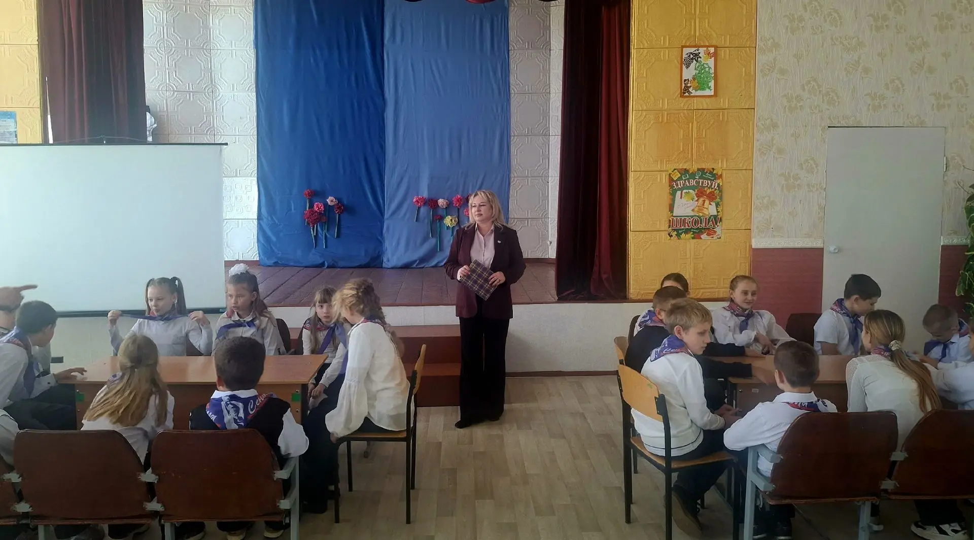 «Этот загадочный мир космоса»: юные гагаринцы покоряли звёздные маршруты в Стаханове