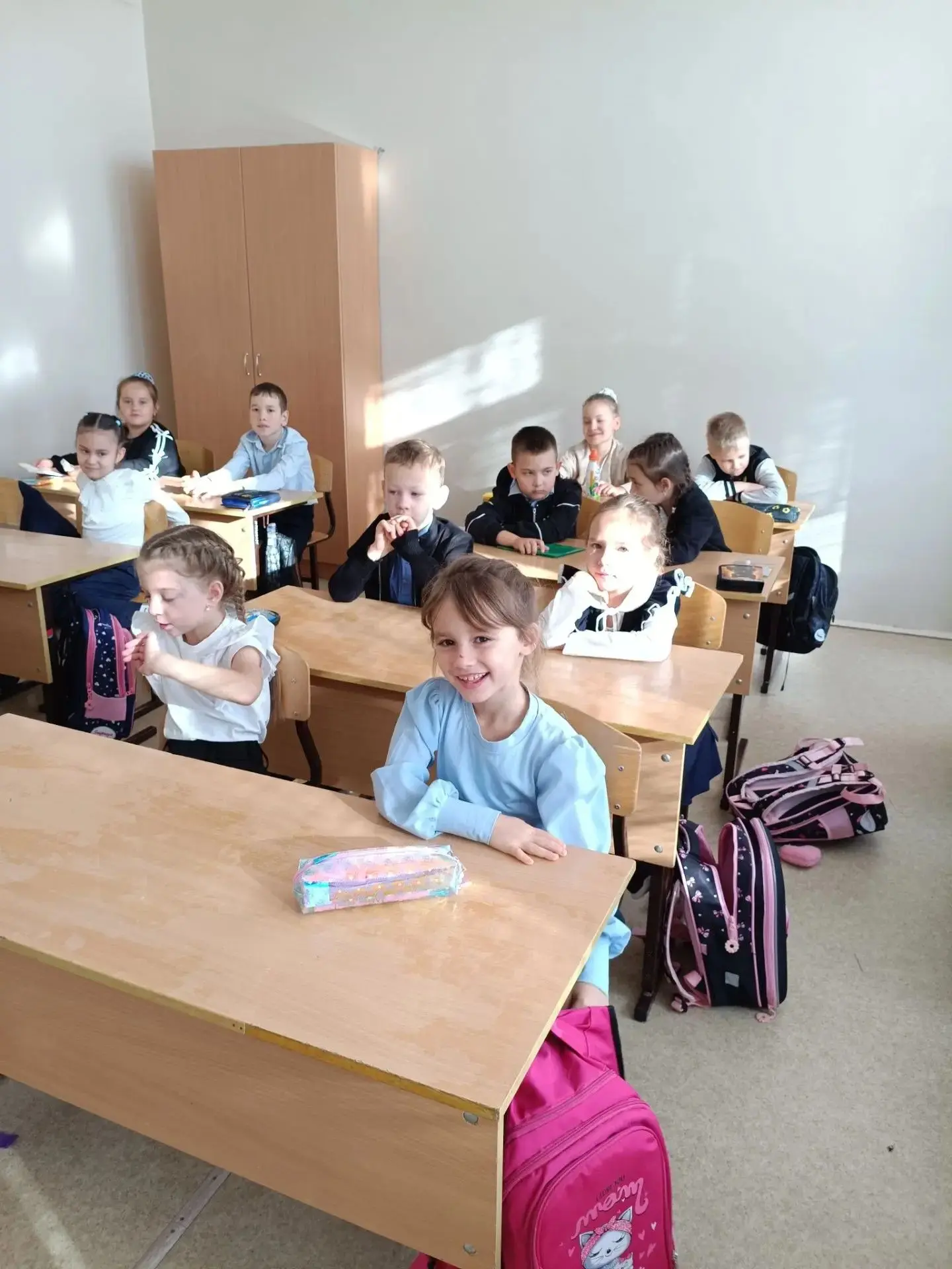 8 октября учащиеся 1 «Б» класса вместе с  педагогом -  библиотекарем Давлетшиной Венеро...