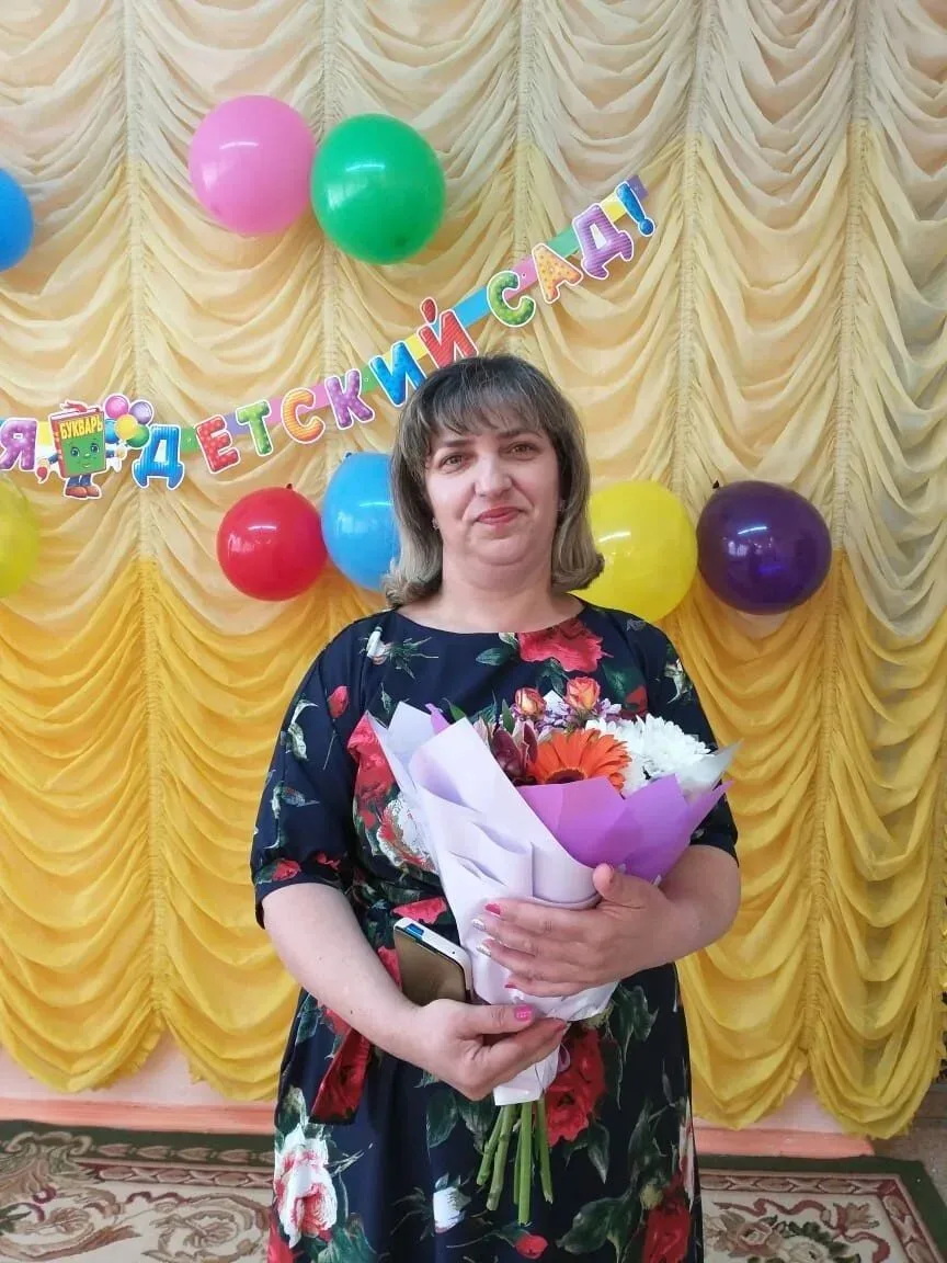 Коллектив МБДОУ № 22 "Светлячок" поздравляет младшего воспитателя, Сукиасян Диану Хачат...