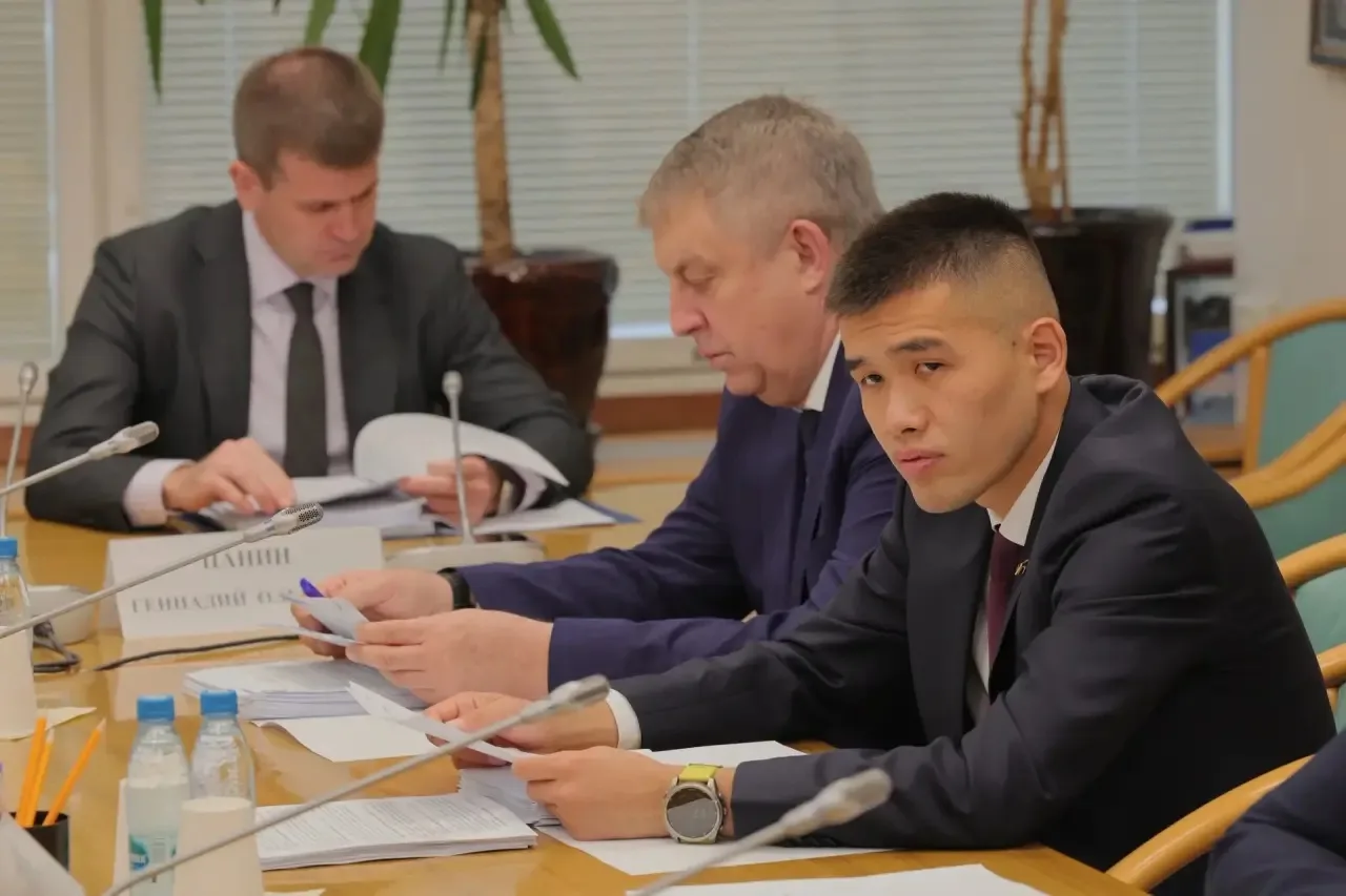 Депутат Госдумы от Республики Алтай Александр Суразов избран заместителем председателя ...