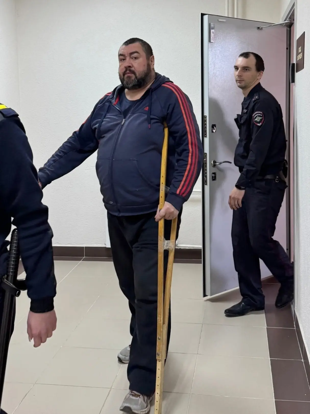 Осуждённому за истязание жены Максиму Мальмину отменили УДО
