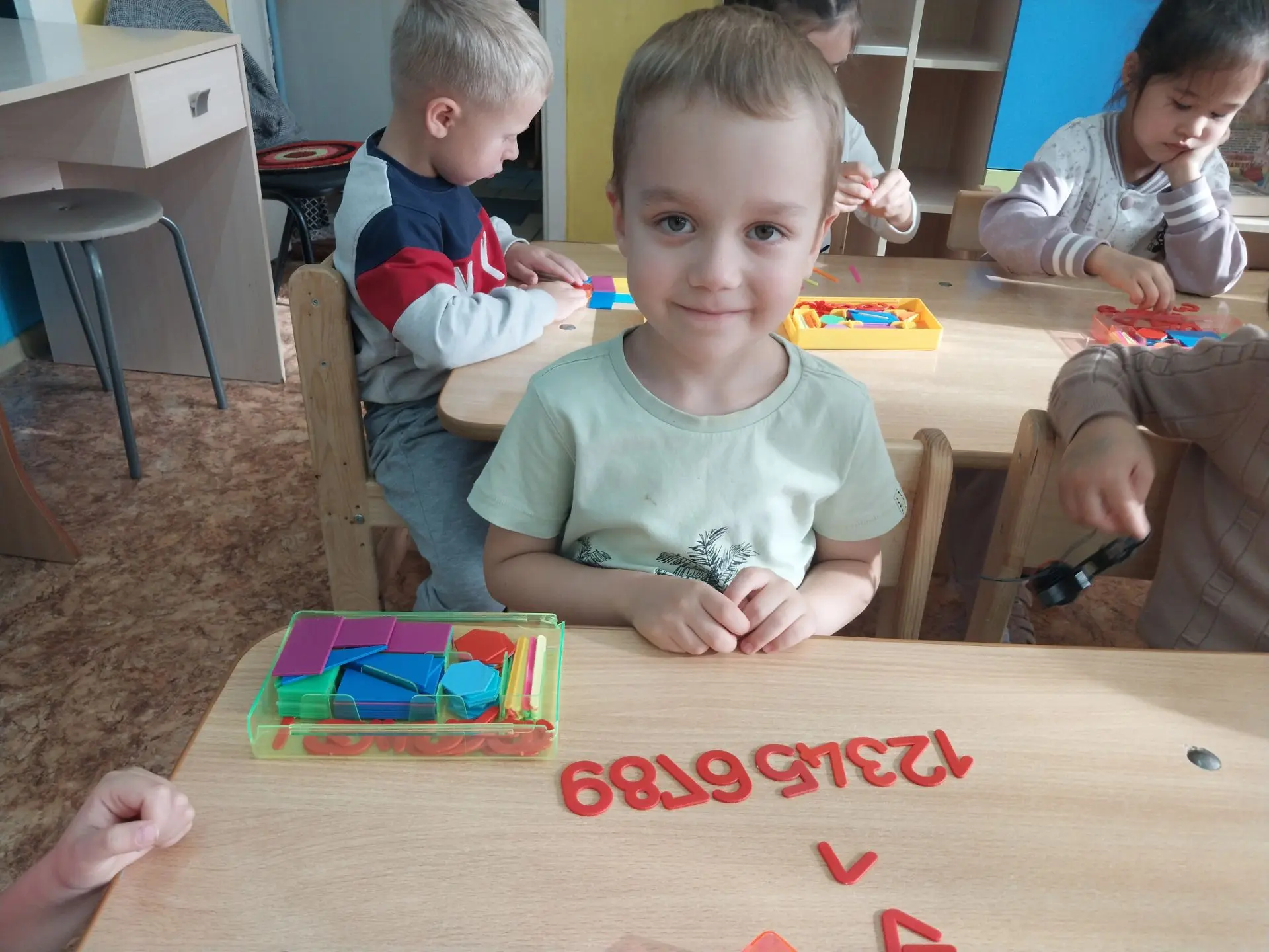 Сегодня воспитанники старшей группы 5 ( воспитатель Вислова И.А.) окунулись в волшебный...