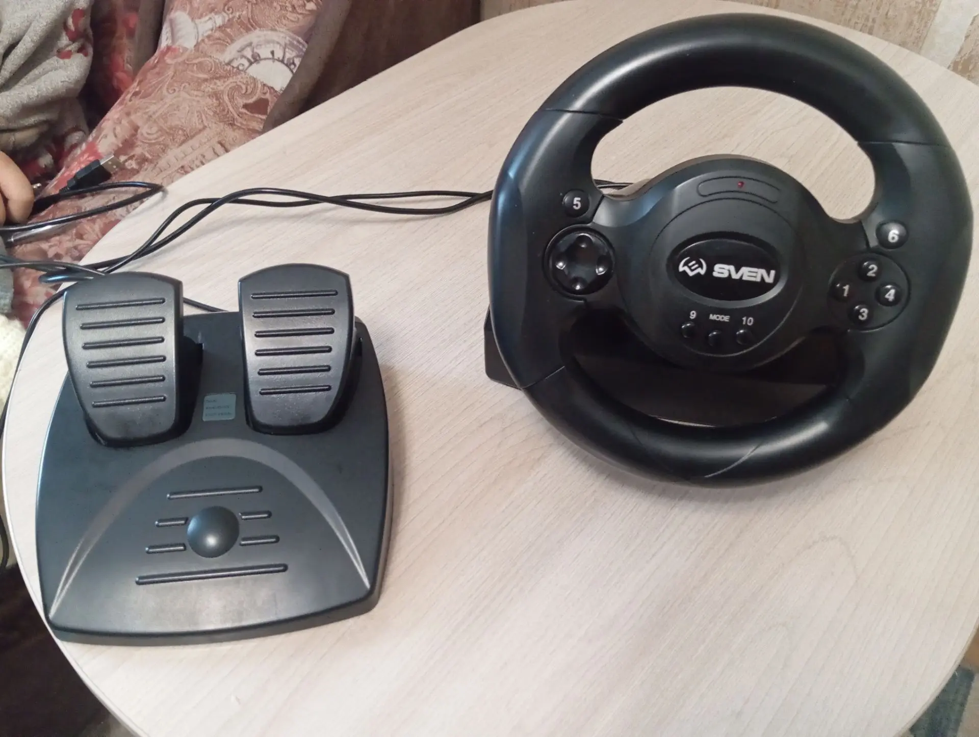 Продам за 2400 руль игровой узб