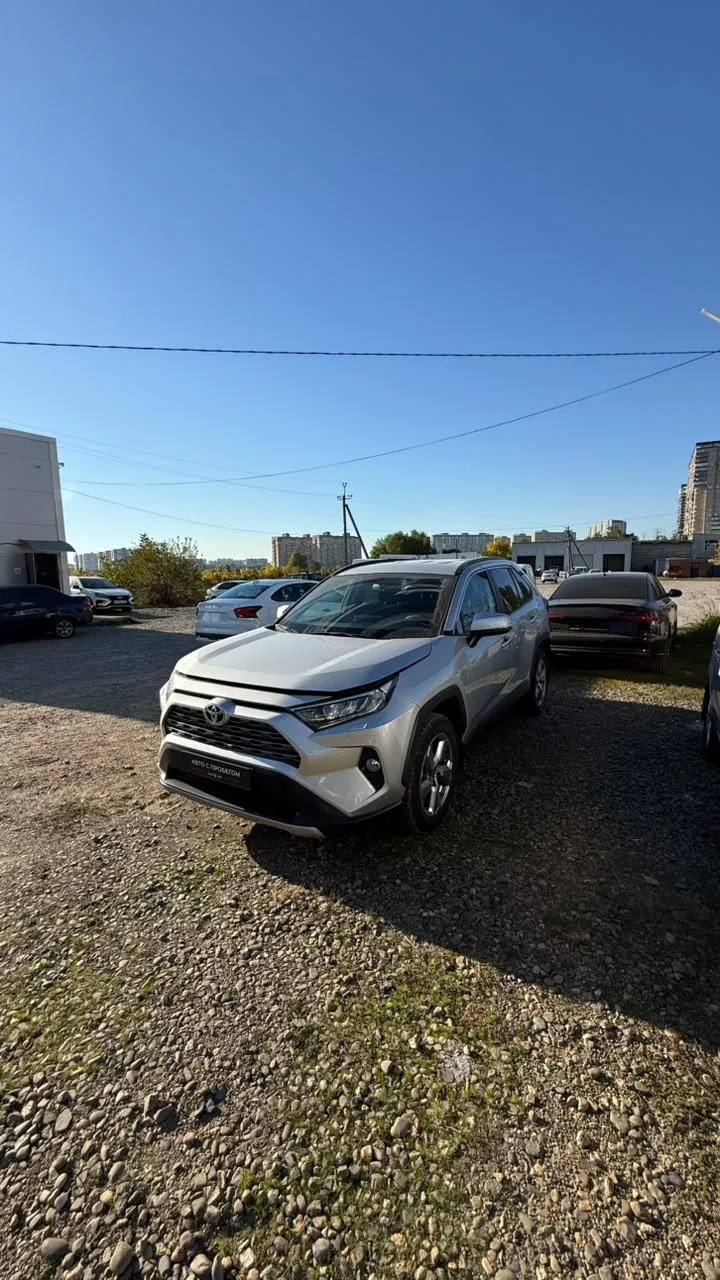 Toyota RAV4 | 2021 г.в. | Заявленный пробег — 31 000 км