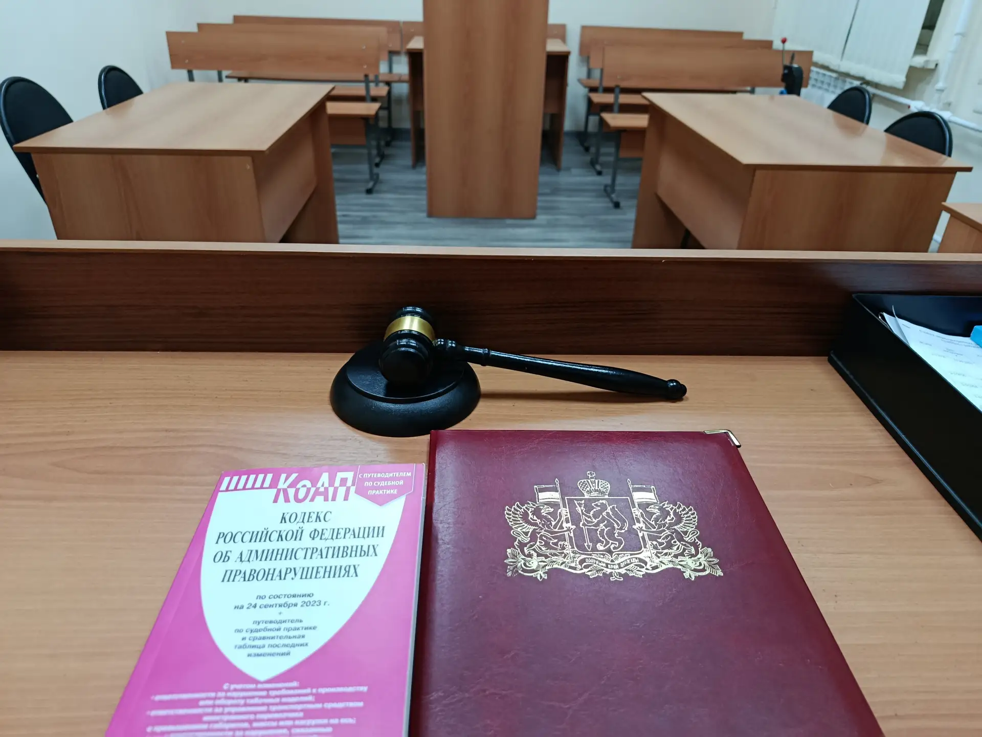 Житель Красноуральска получил 360 часов обязательных работ за неуплату штрафов