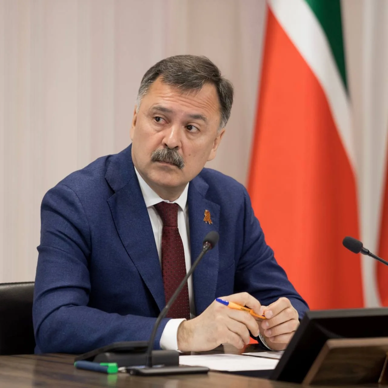 Уважаемый Рустем Гильфанович, поздравляем Вас с днём рождения!