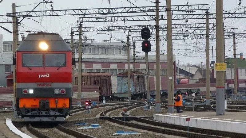 Возле станции Хабары с рельсов сошли три вагона