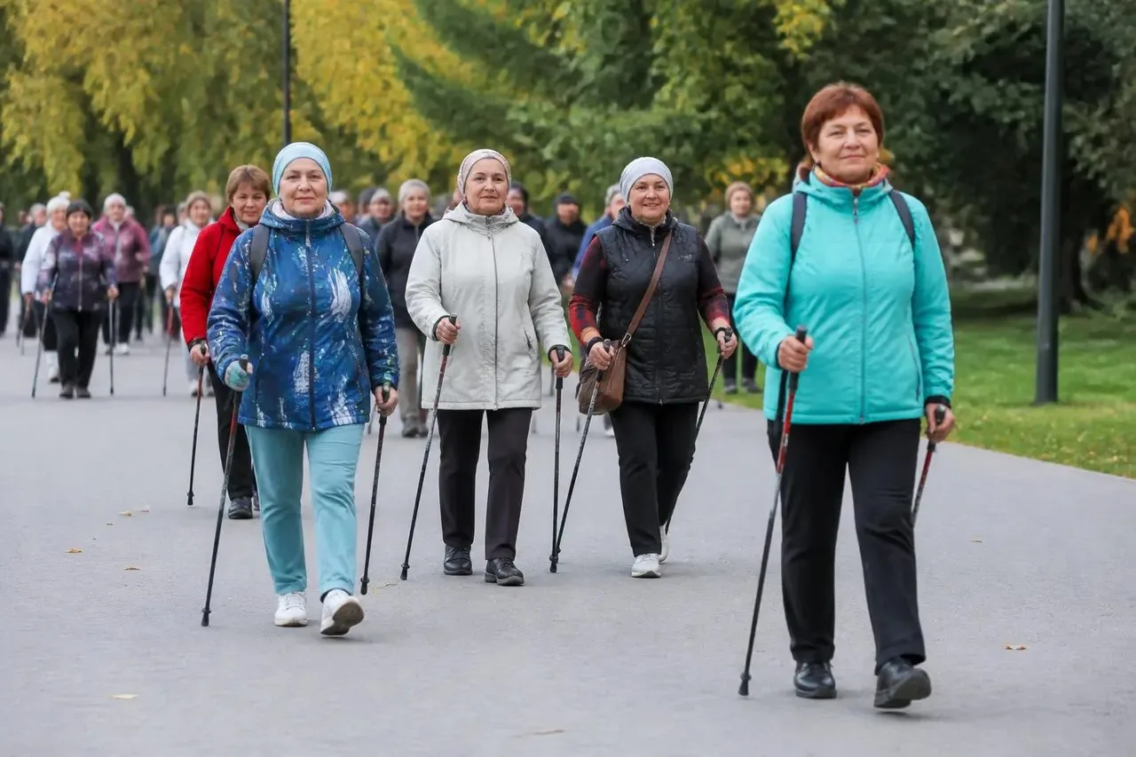 Акция «Шаги здоровья» в Новосибирской области собрала 4500 участников. В этом году к пе...
