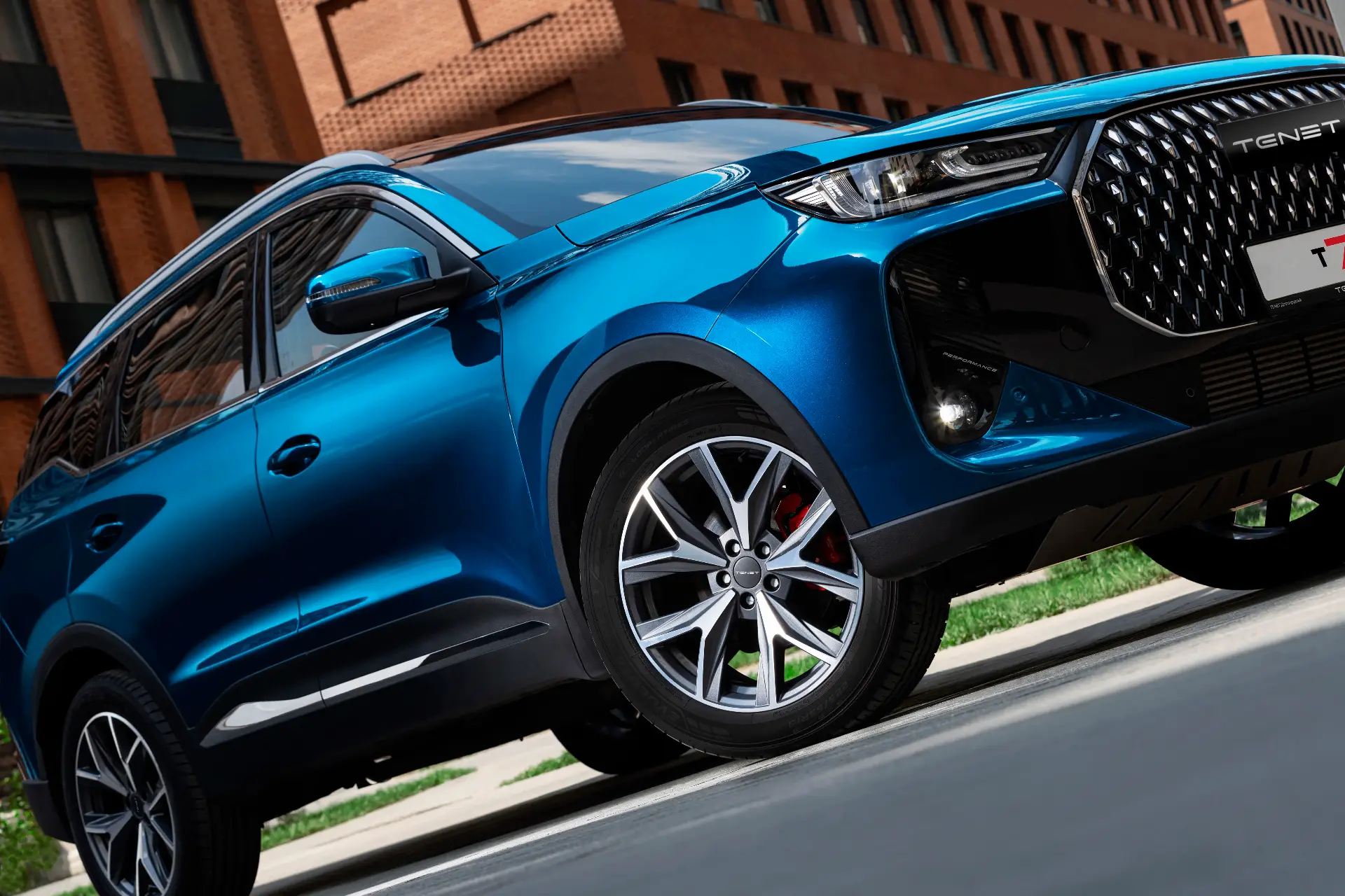 Tenet впервые обошёл Lada по продажам в Петербурге