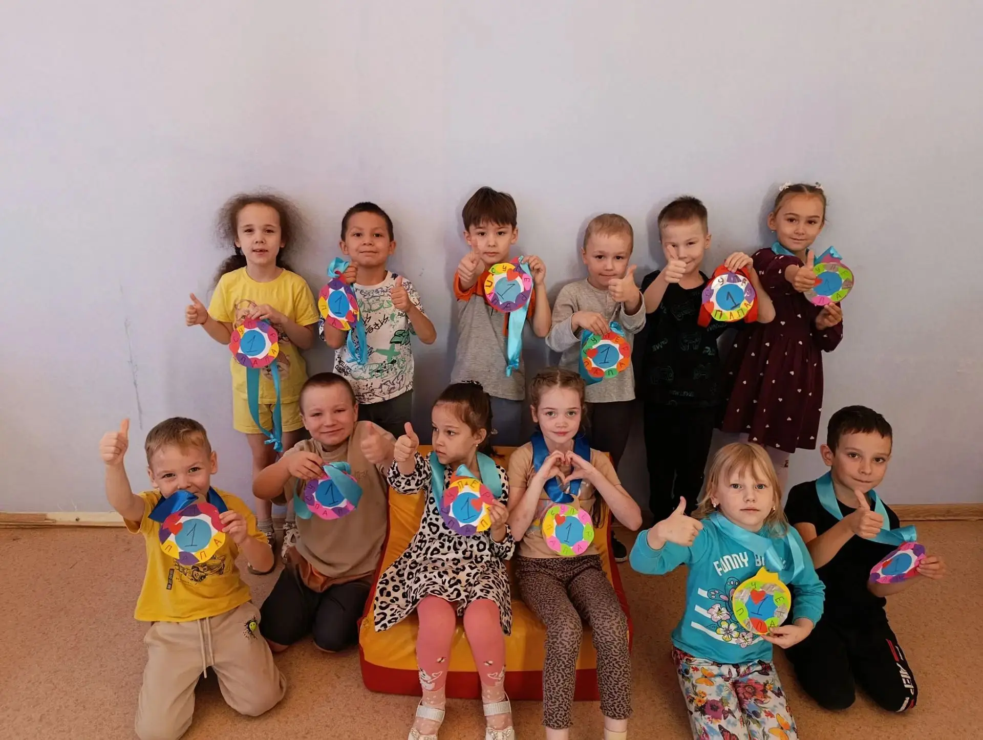Скоро замечательный праздник — День отца! 👨‍👧‍👦 Наши ребята из группы «Ромашка» реши...