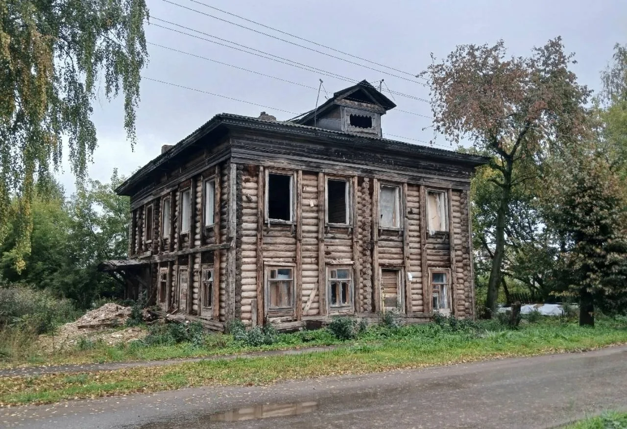 На восстановление старинного дома в Вахрушах ищут средства и партнёров.