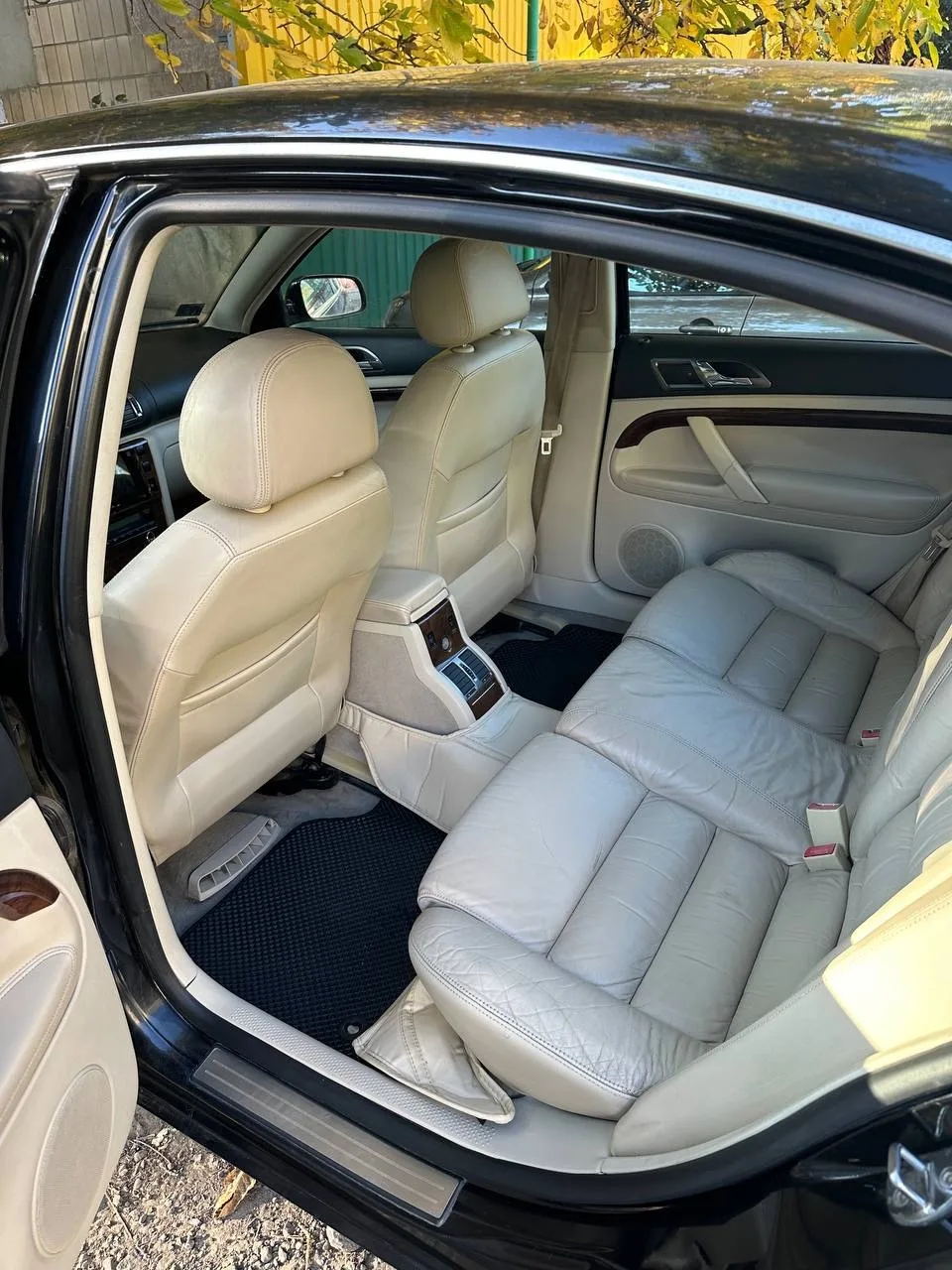 Предлагается к продаже автомобиль Škoda Superb 2005 года выпуска в максимальной комплек...