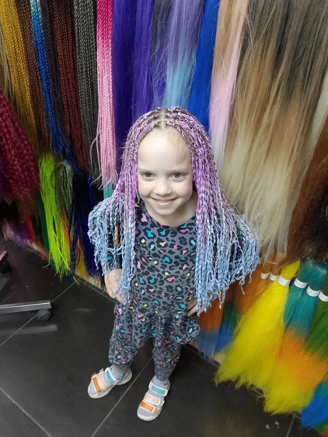 Яркое детство в каждой прядке! 💜
