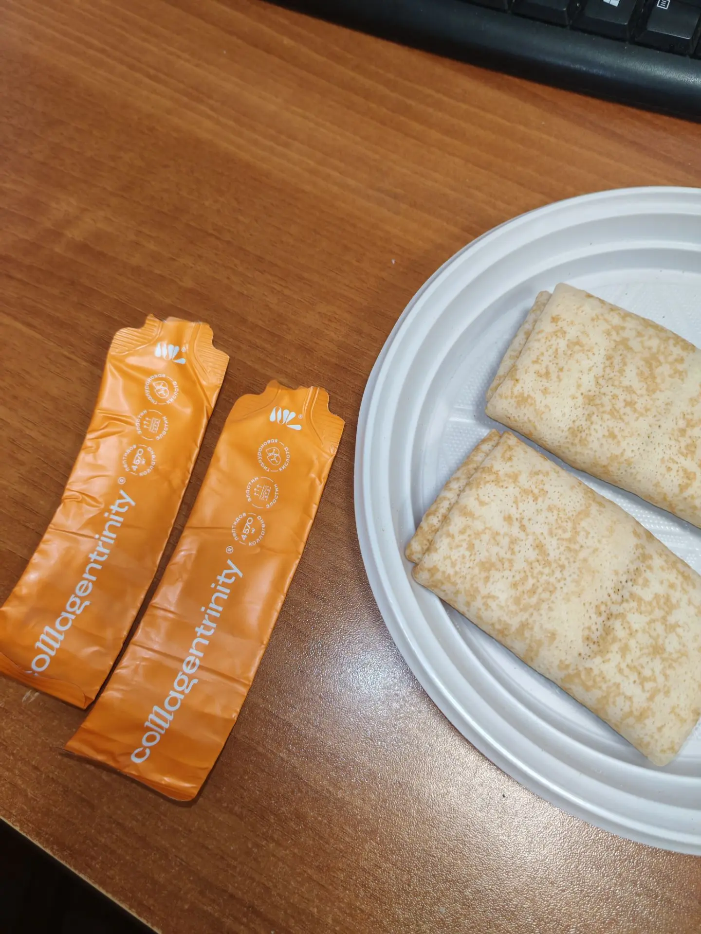С утра на работе, пока все ещё едут, а я уже завтракаю 👌