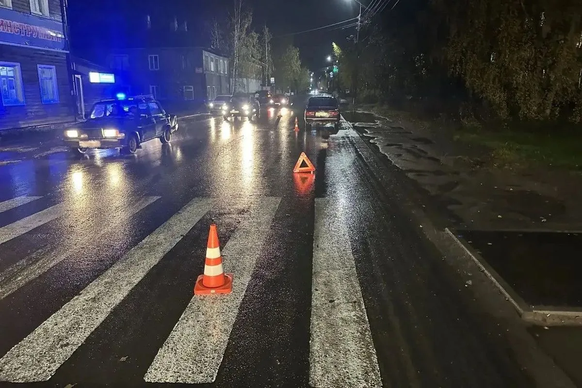 В Великом Устюге автомобиль сбил 16-летнюю девушку на пешеходном переходе