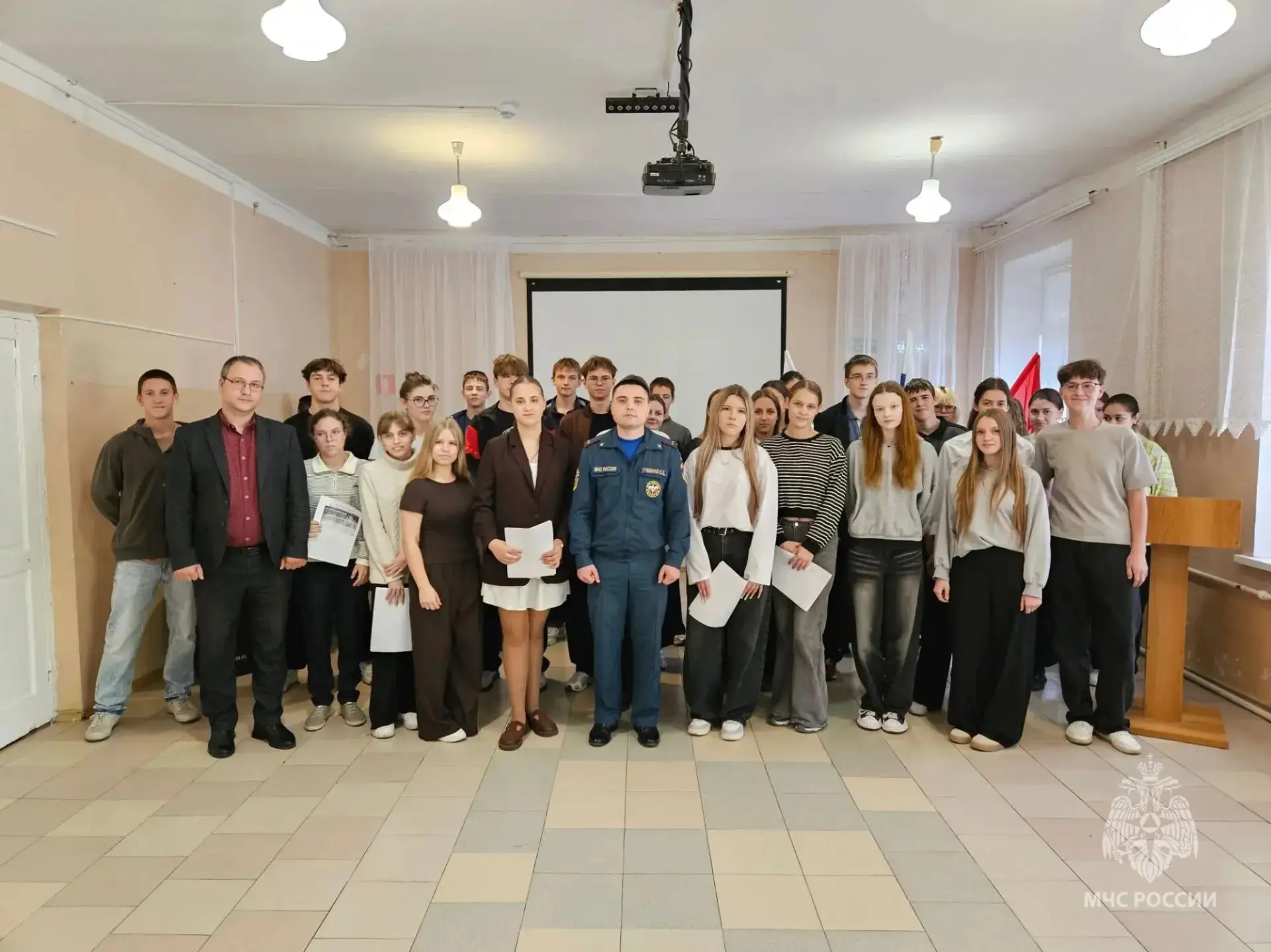 🚒 Профориентационная работа МЧС в школах: знакомим с профессией спасателя