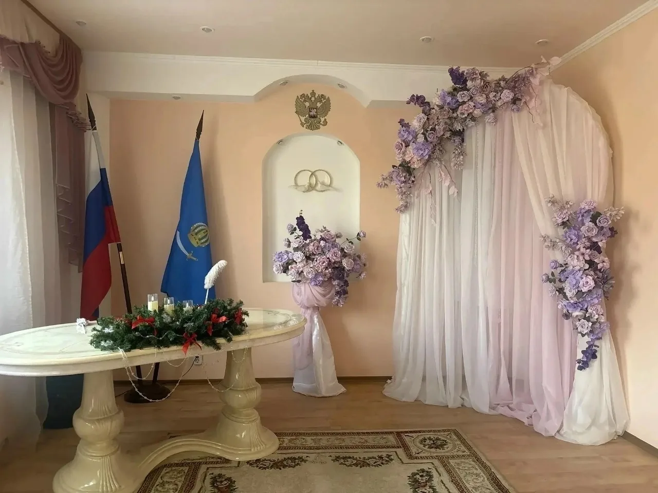 Глава города провел рабочую встречу с руководителем службы записи актов гражданского со...